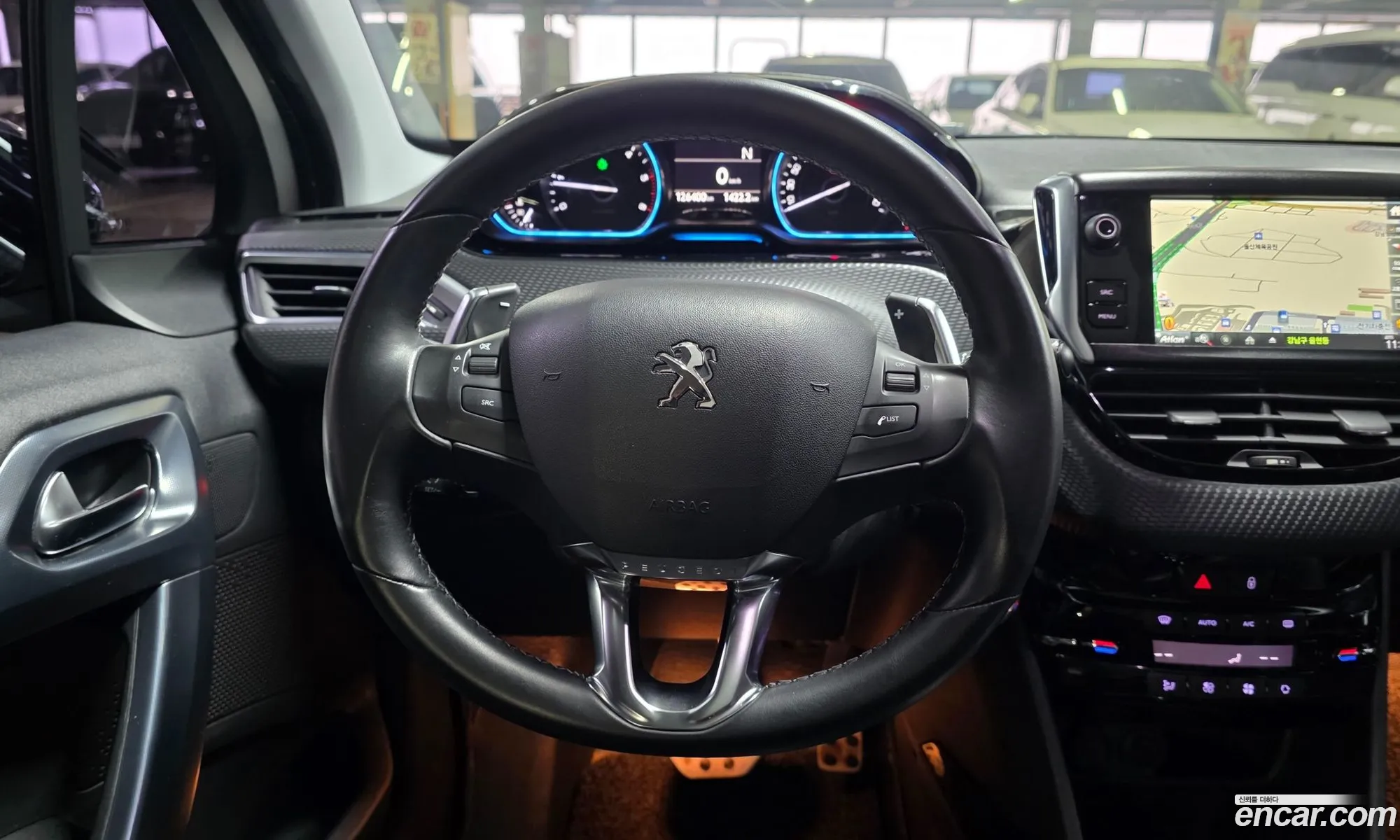 Peugeot 2008 2015 — 17