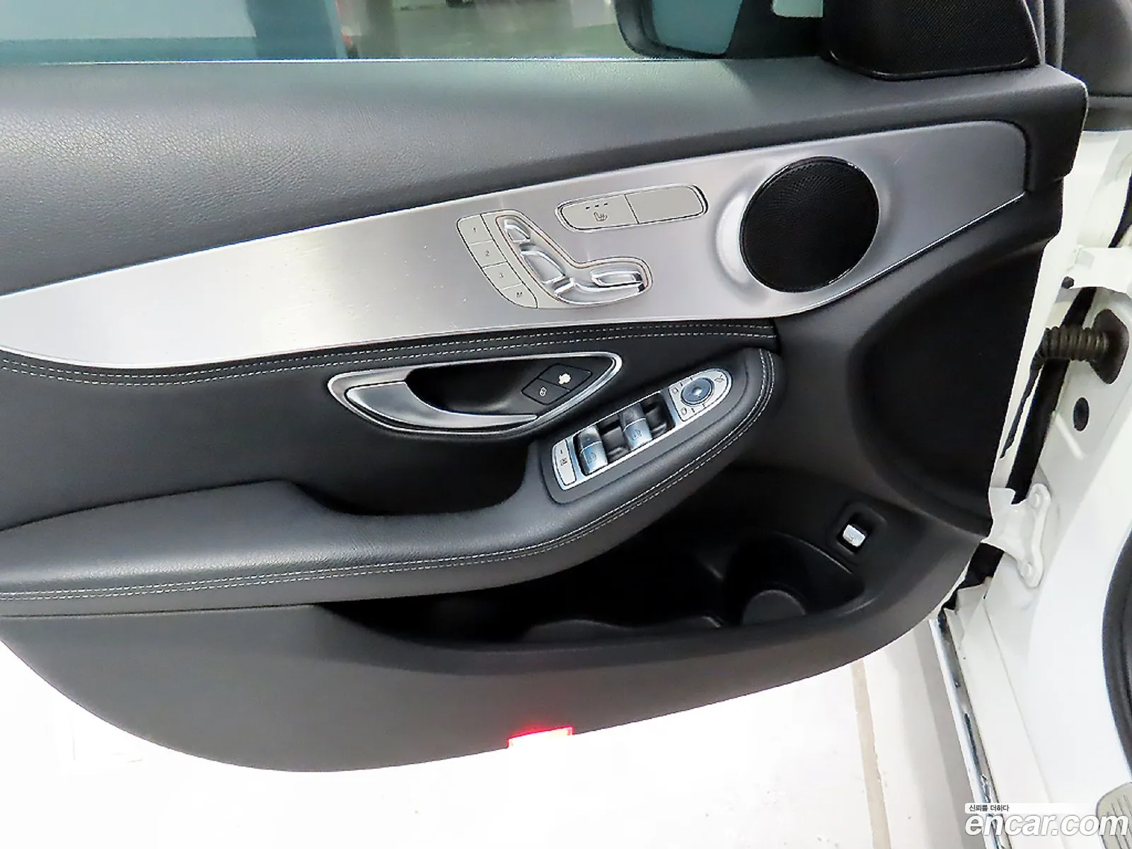 Mercedes-Benz C-Class W205 2015 — 18