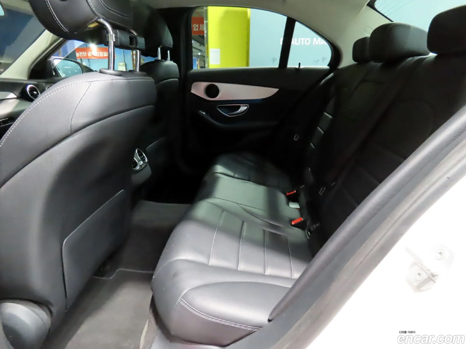 Mercedes-Benz C-Class W205 2015 — 16
