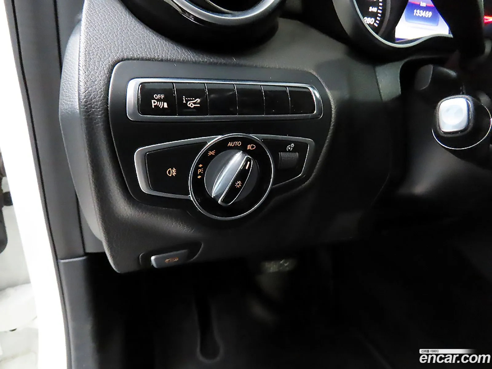 Mercedes-Benz C-Class W205 2015 — 11
