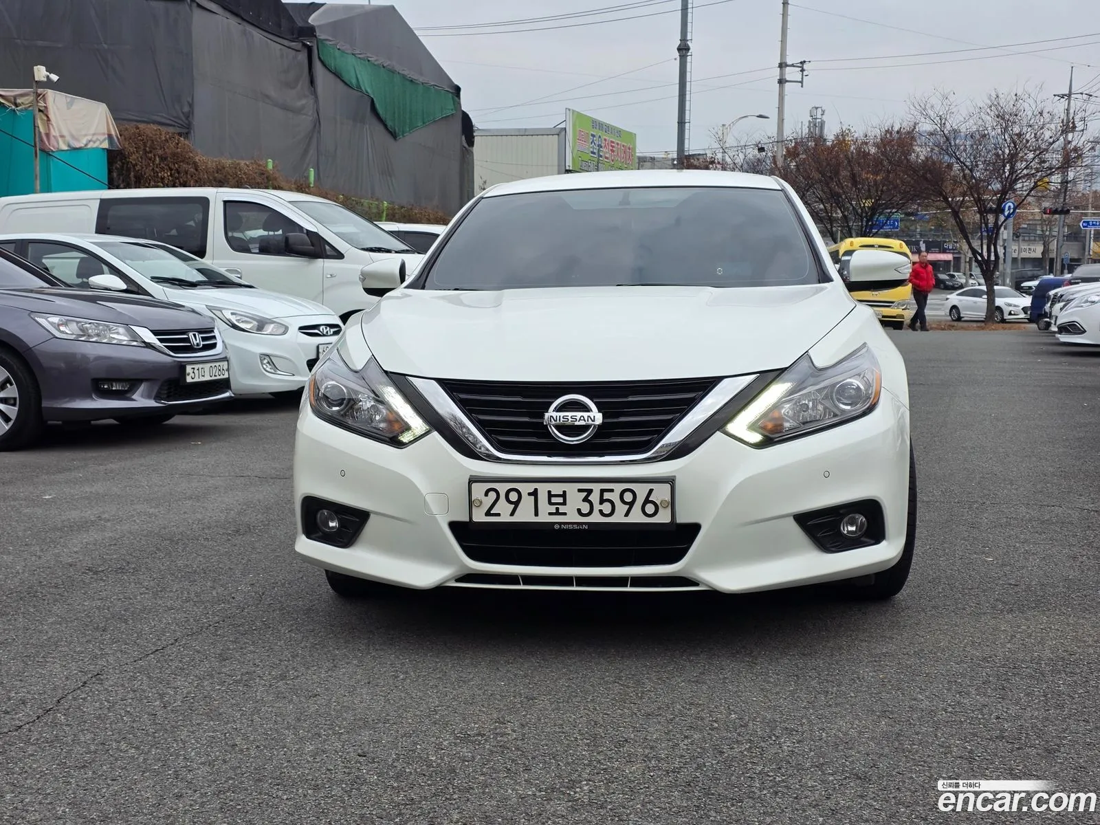 Nissan Altima 2018 — 17