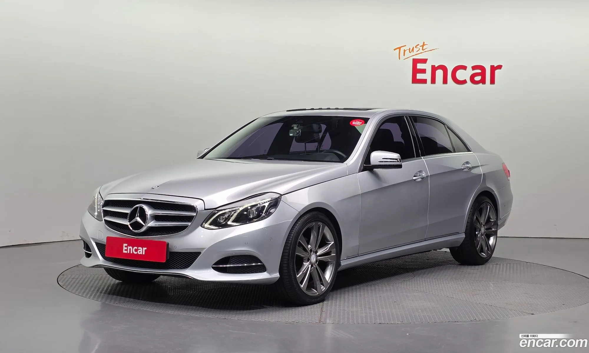 Mercedes-Benz E-Class W212 2014 WDDHF0CB0EB062465 — 4