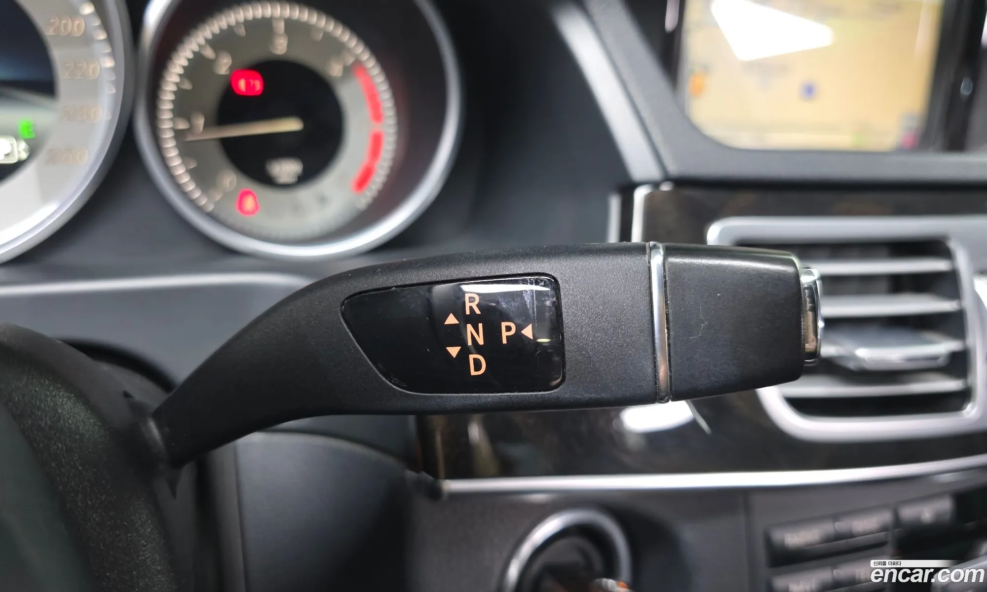 Mercedes-Benz E-Class W212 2014 WDDHF0CB0EB062465 — 11