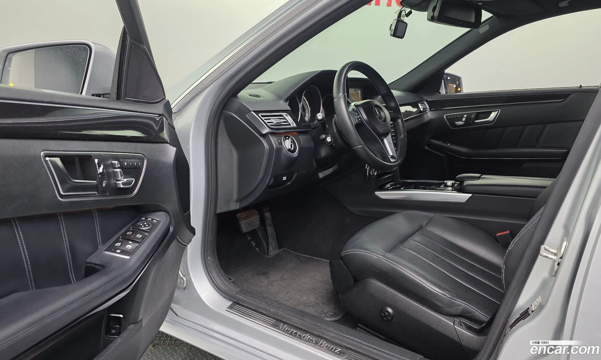 Mercedes-Benz E-Class W212 2014 WDDHF0CB0EB062465 — 6