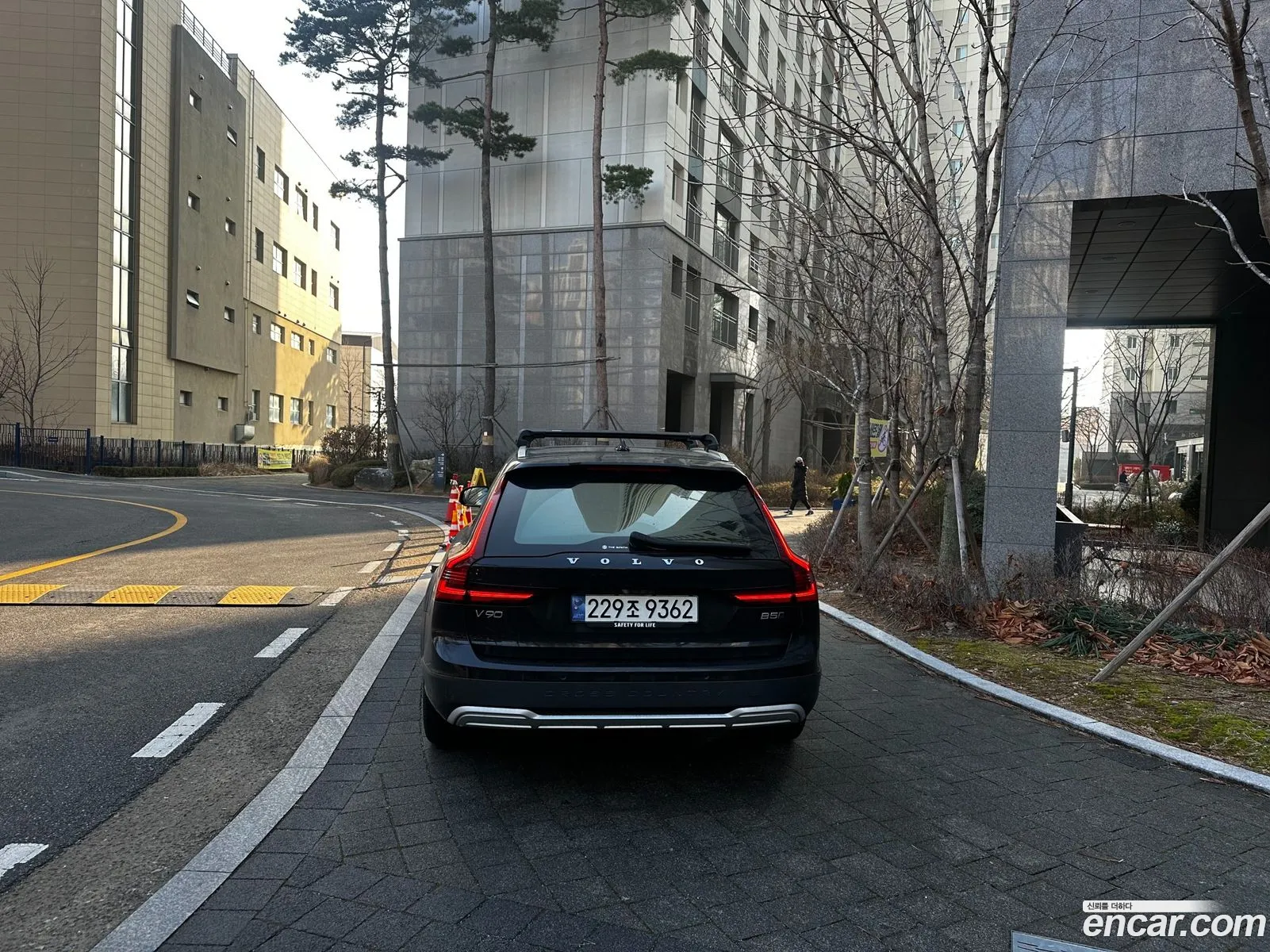 Volvo V90 Cross Country 2024 — 3