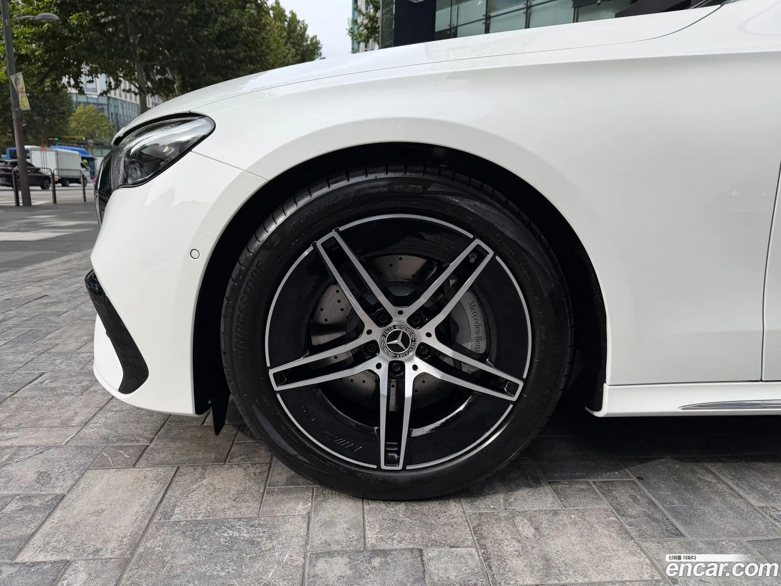 Mercedes-Benz E-Class W214 2025 — 12