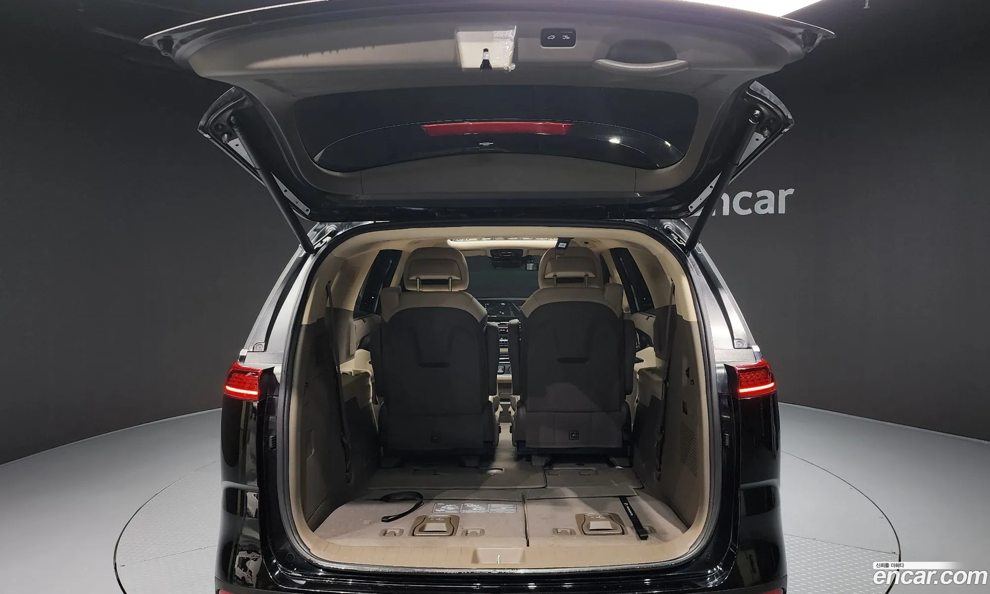 Kia Carnival 2023 — 9