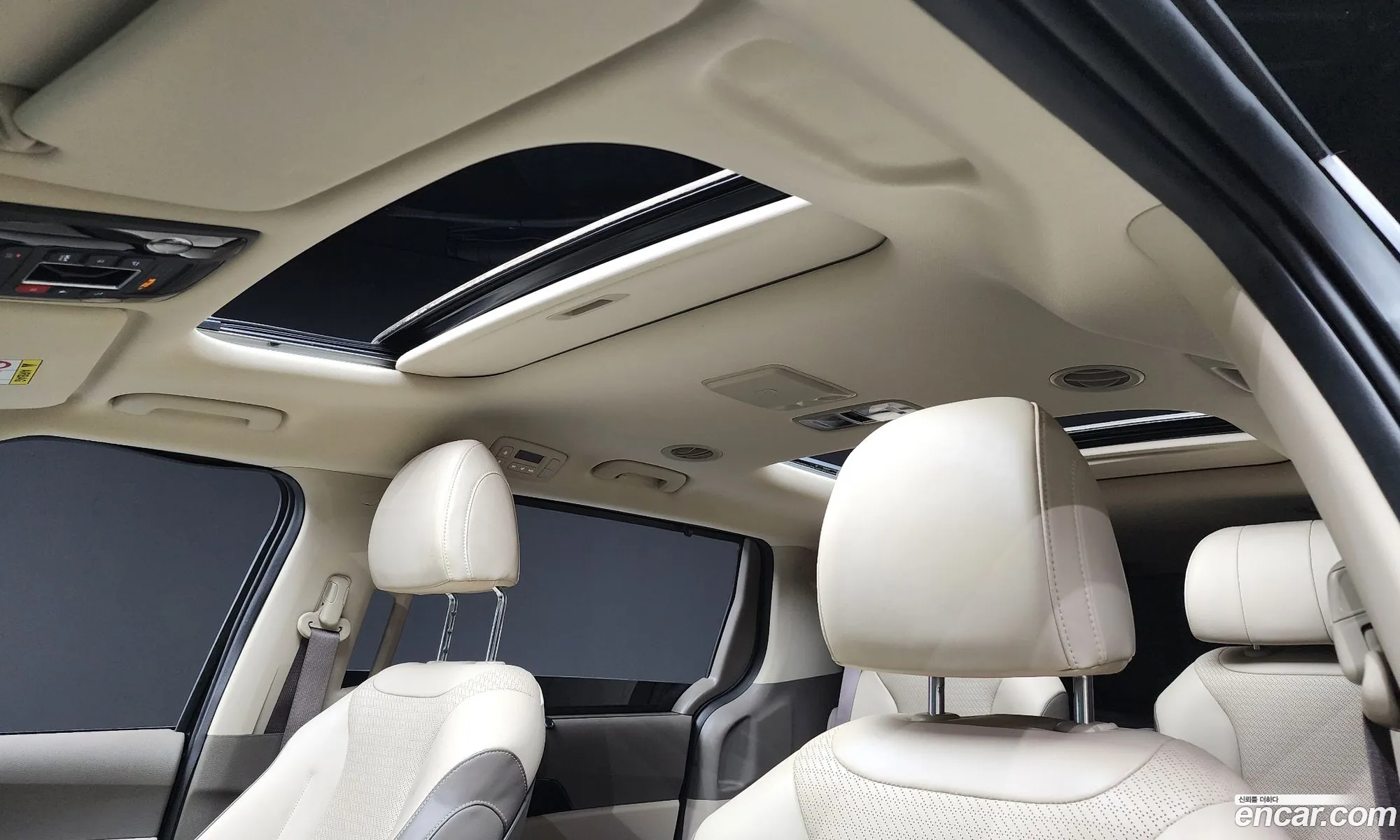 Kia Carnival 2023 — 17