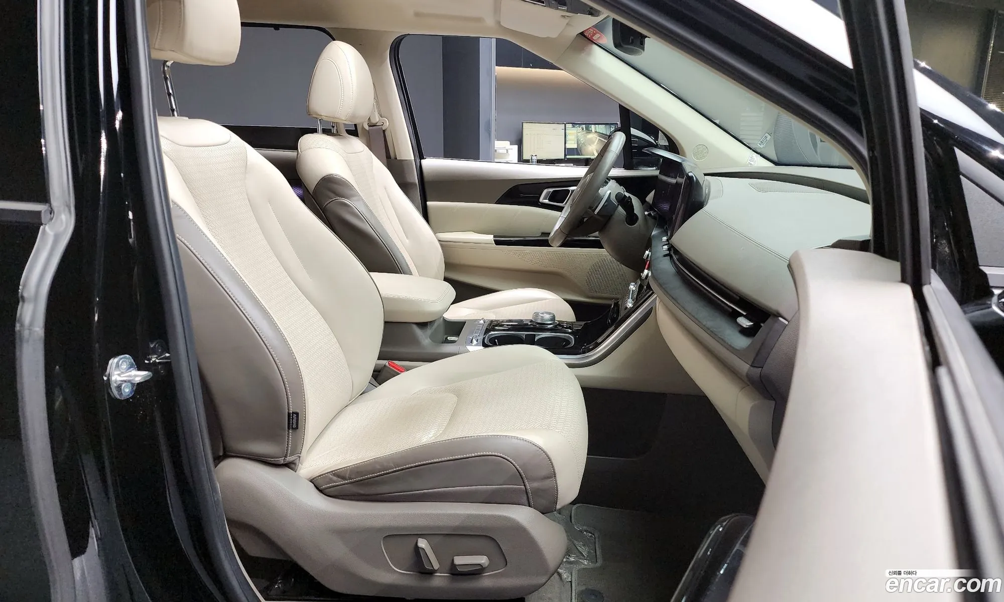 Kia Carnival 2023 — 4