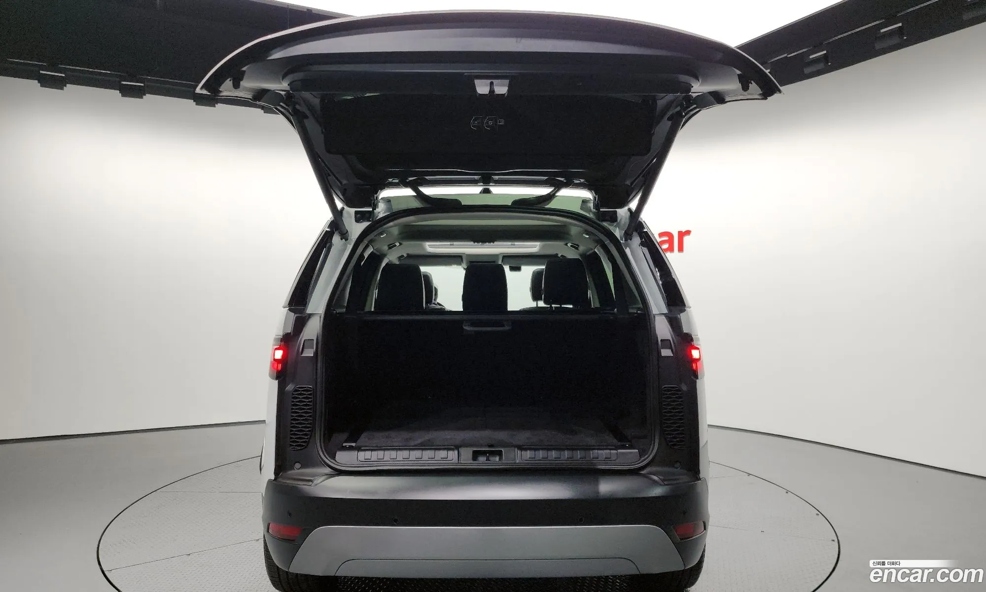Land Rover Discovery 5 2024 — 20