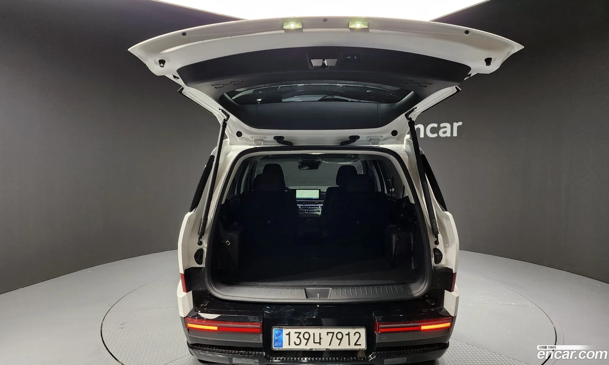 Hyundai Santa Fe 2023 — 17