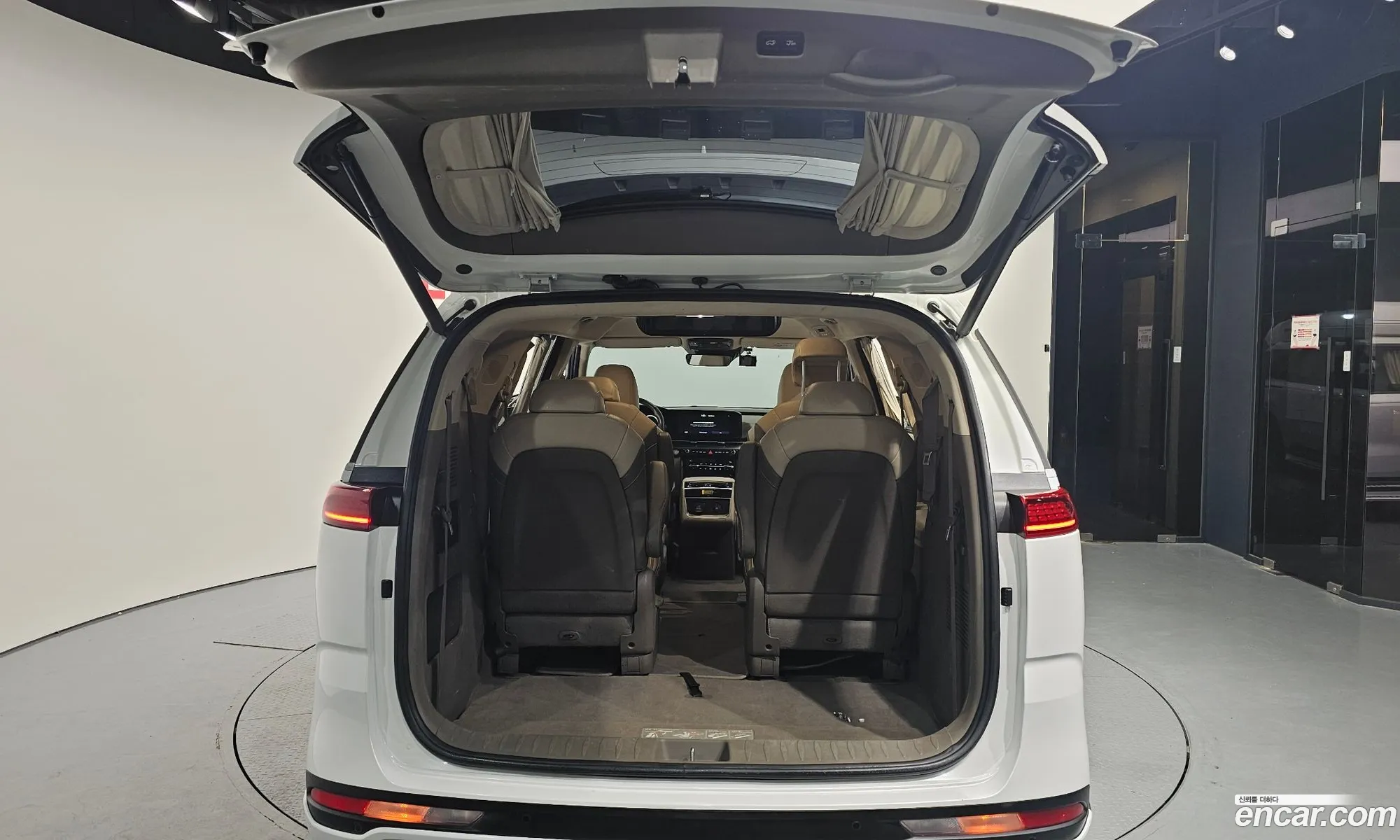 Kia Carnival 2021 — 15