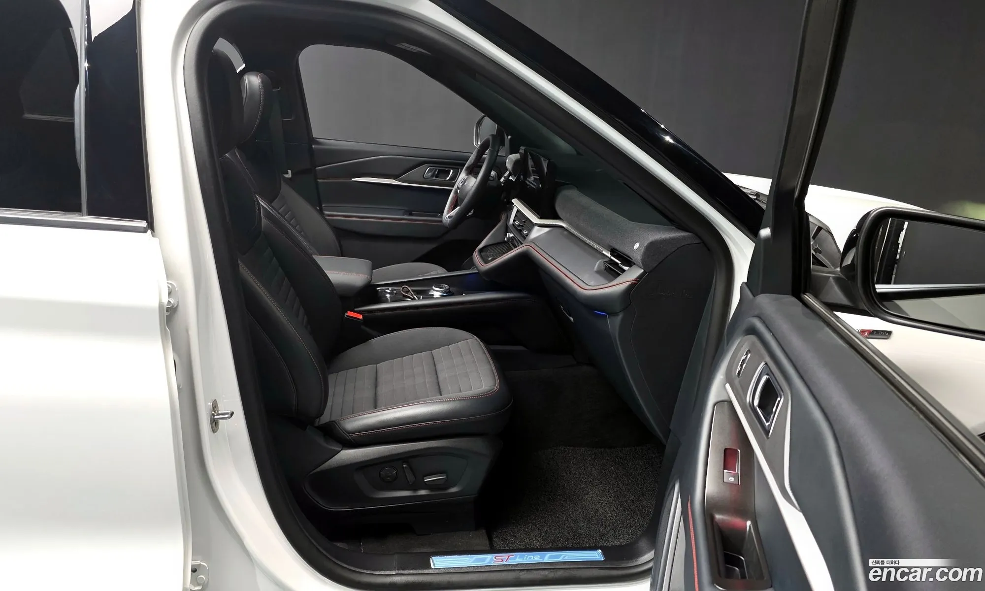 Ford Explorer 6th Gen 2025 1FMUK8KH111111111 — 11