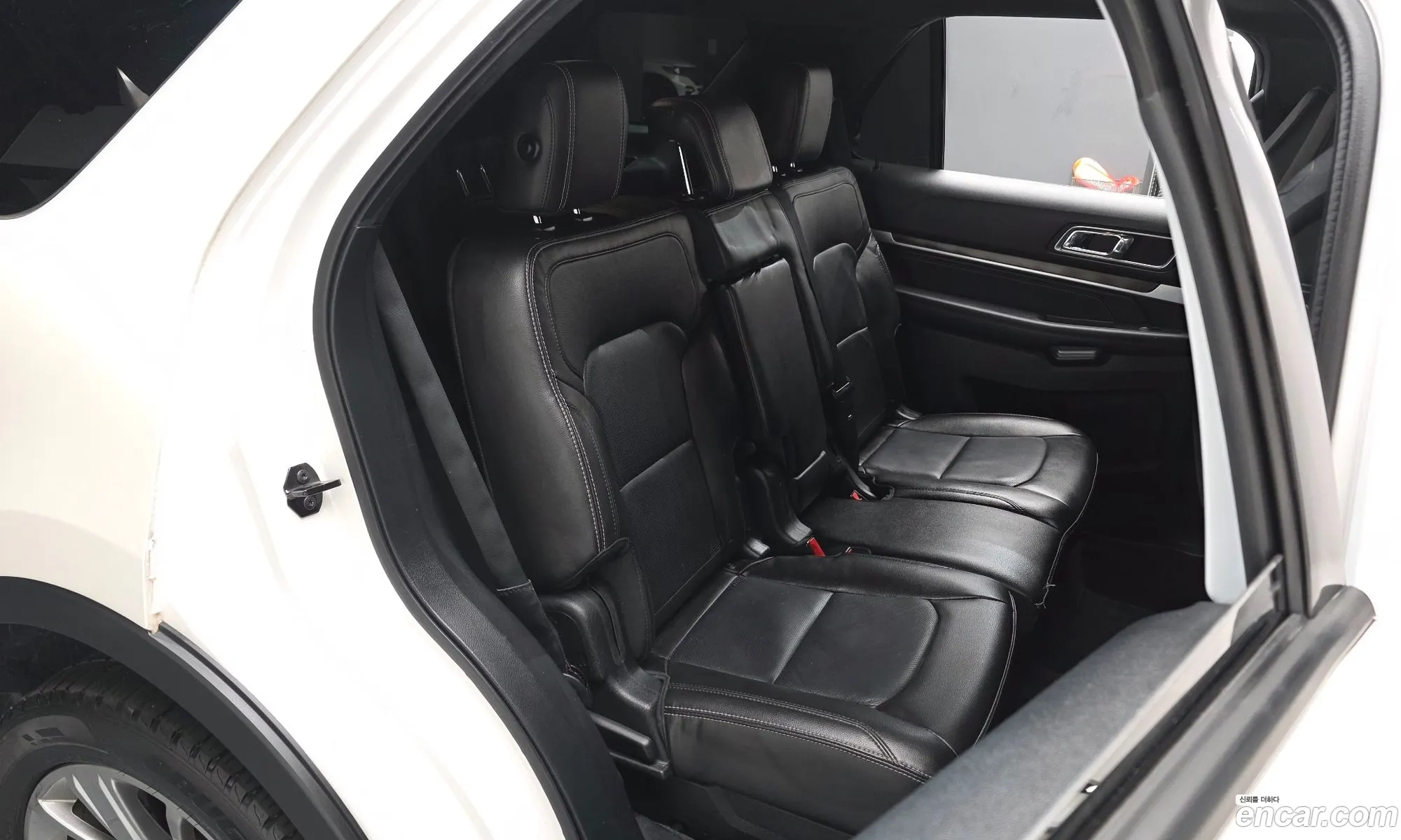 Ford Explorer 2018 1FM5K8FH8JGA94077 — 5