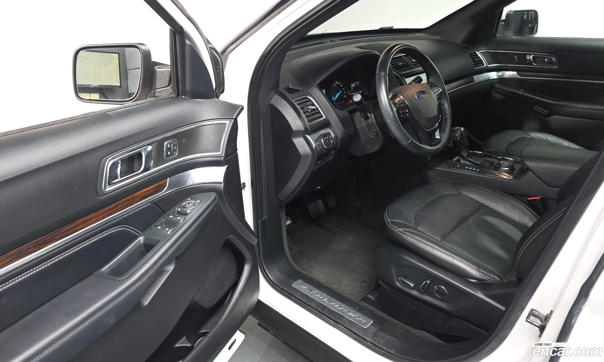 Ford Explorer 2018 1FM5K8FH8JGA94077 — 11
