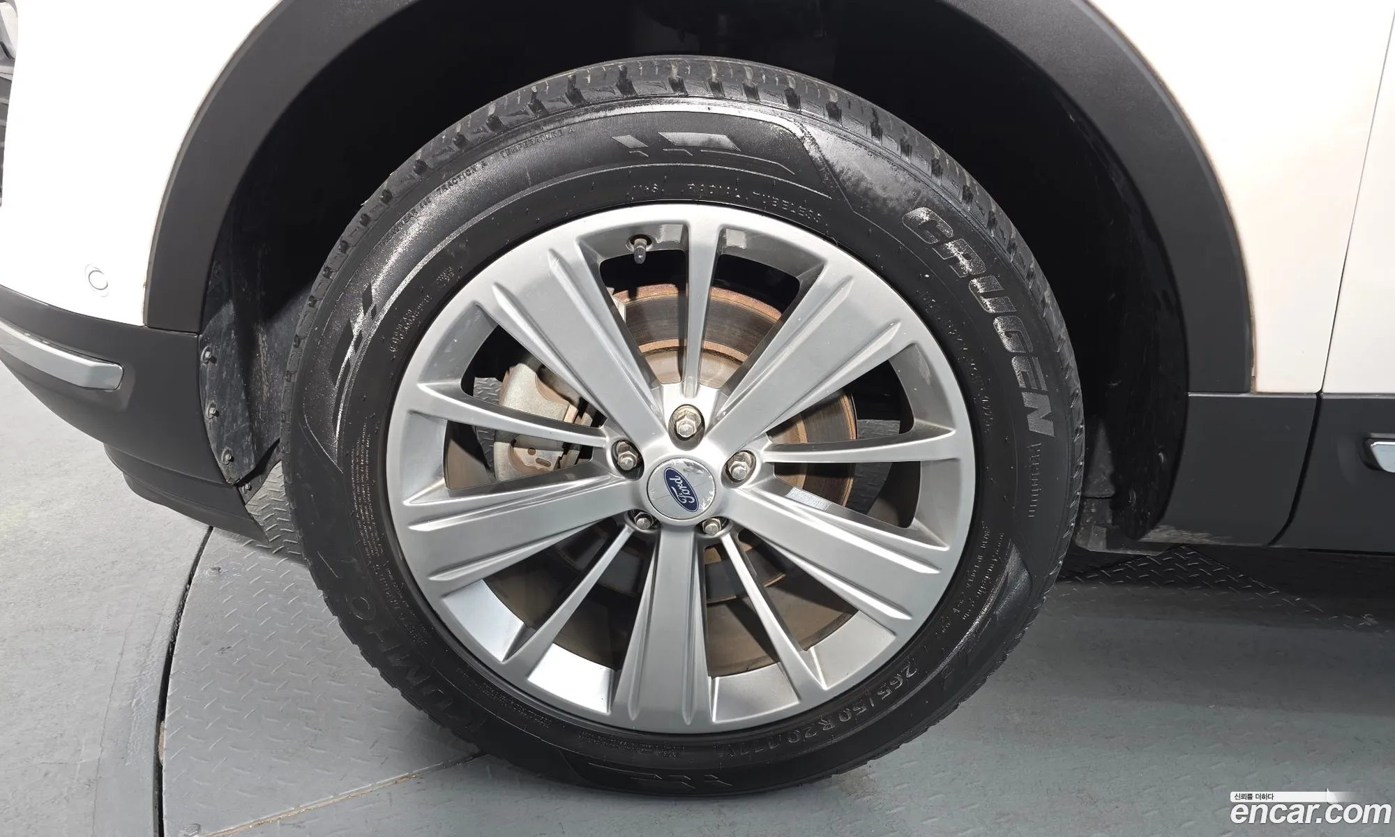 Ford Explorer 2018 1FM5K8FH8JGA94077 — 4