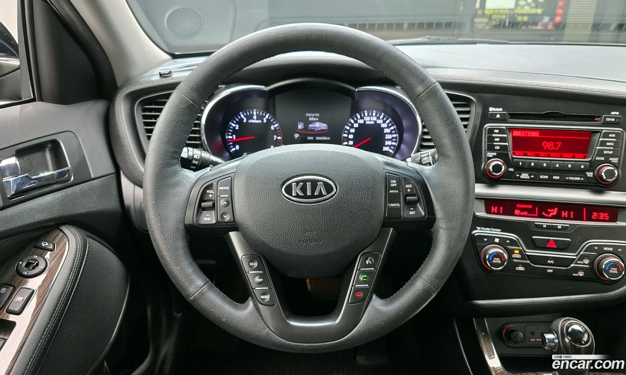Kia K5 2010 — 2