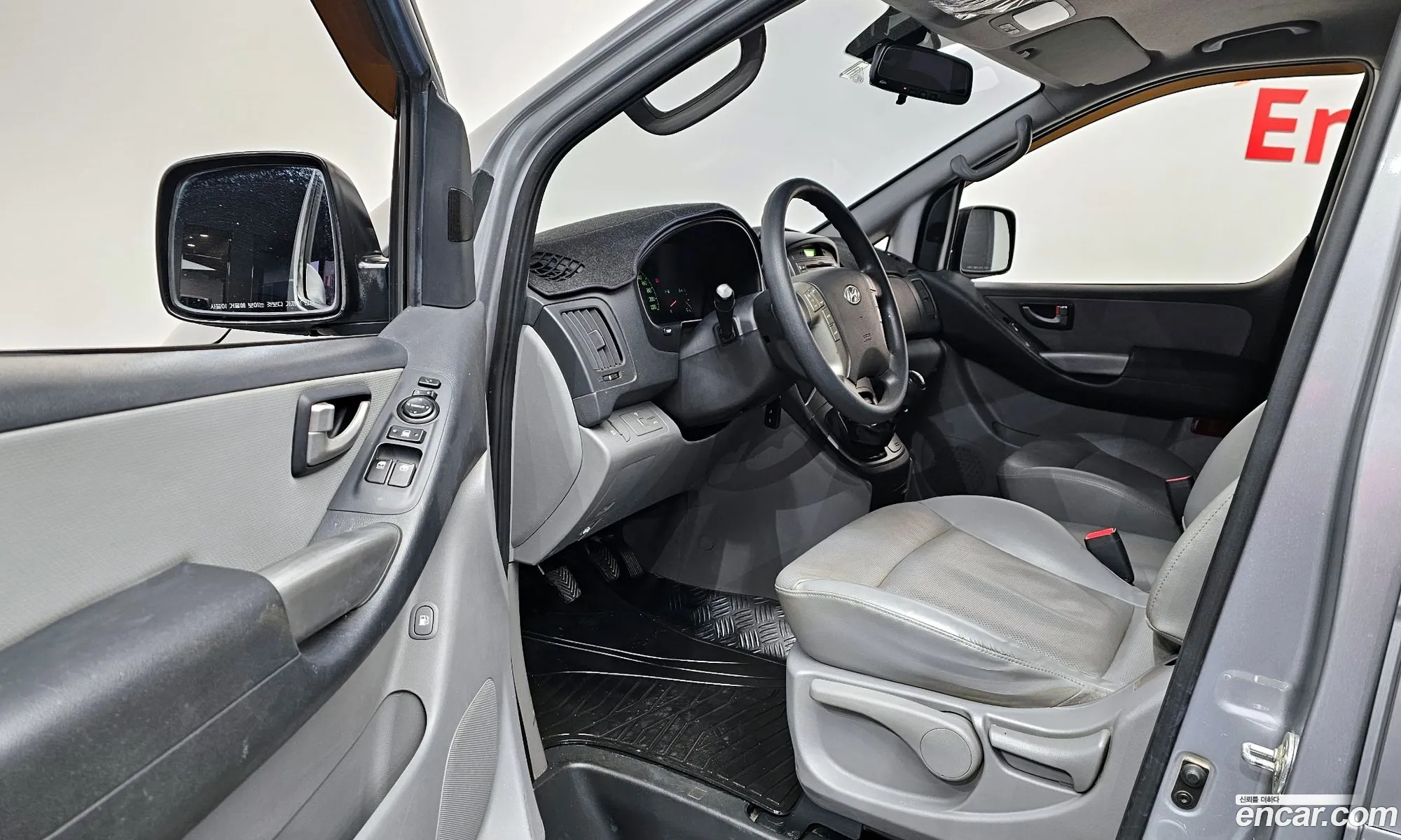Hyundai Grand Starex 2014 — 18