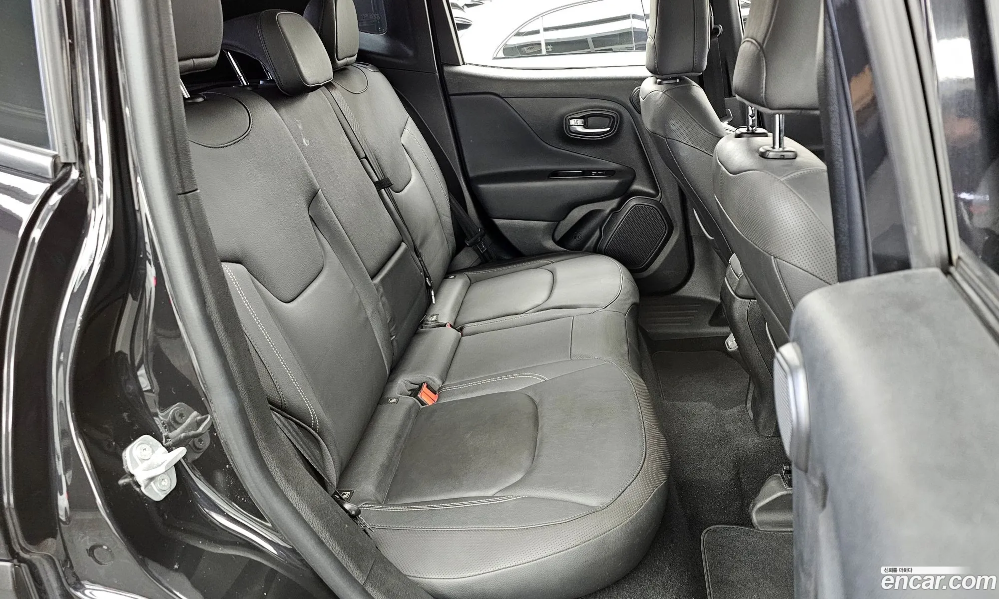 Jeep Renegade 2019 1C4BU0000KPK66065 — 19