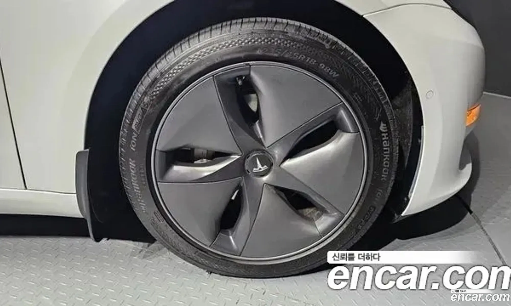 Tesla Model 3 2020 — 11