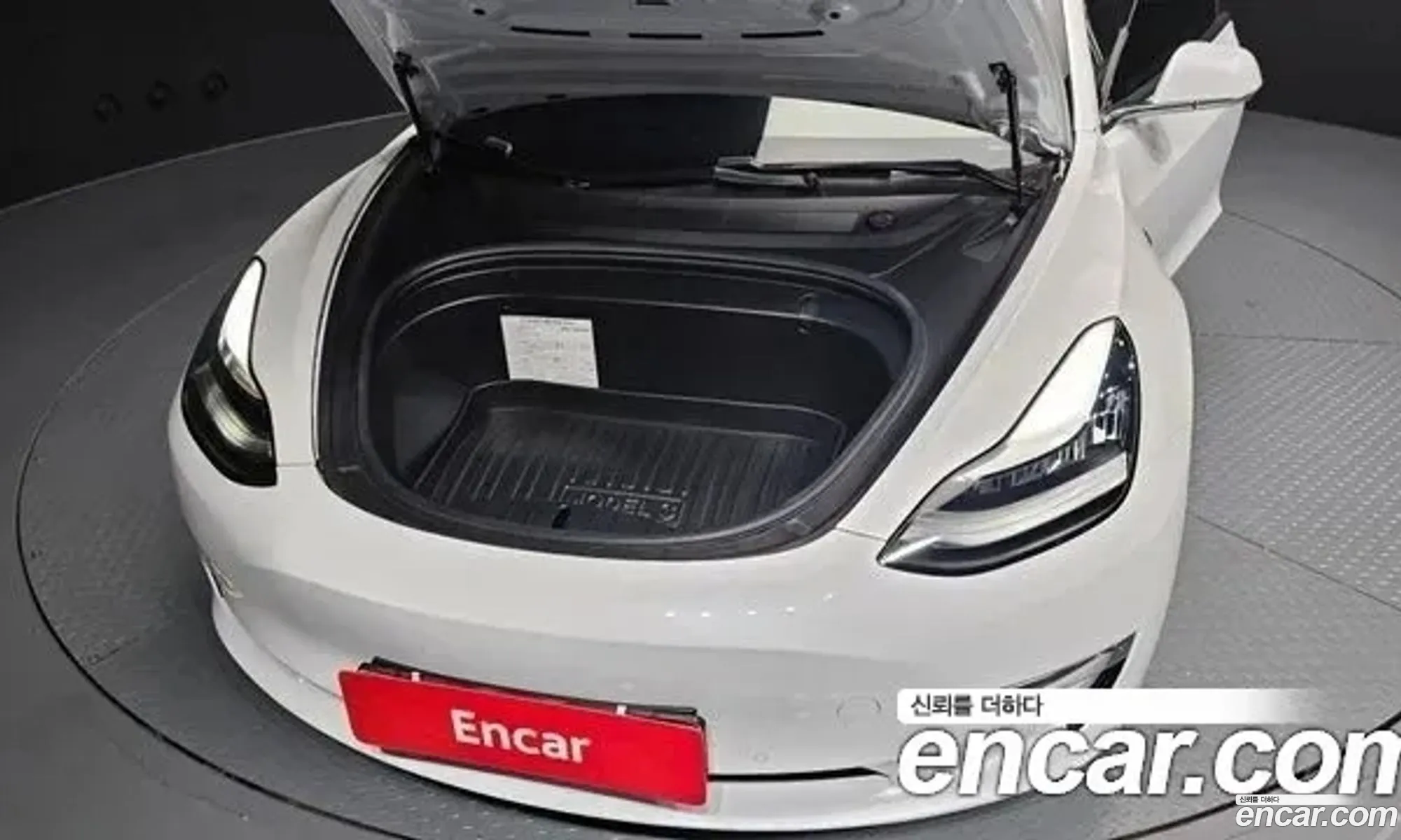 Tesla Model 3 2020 — 16
