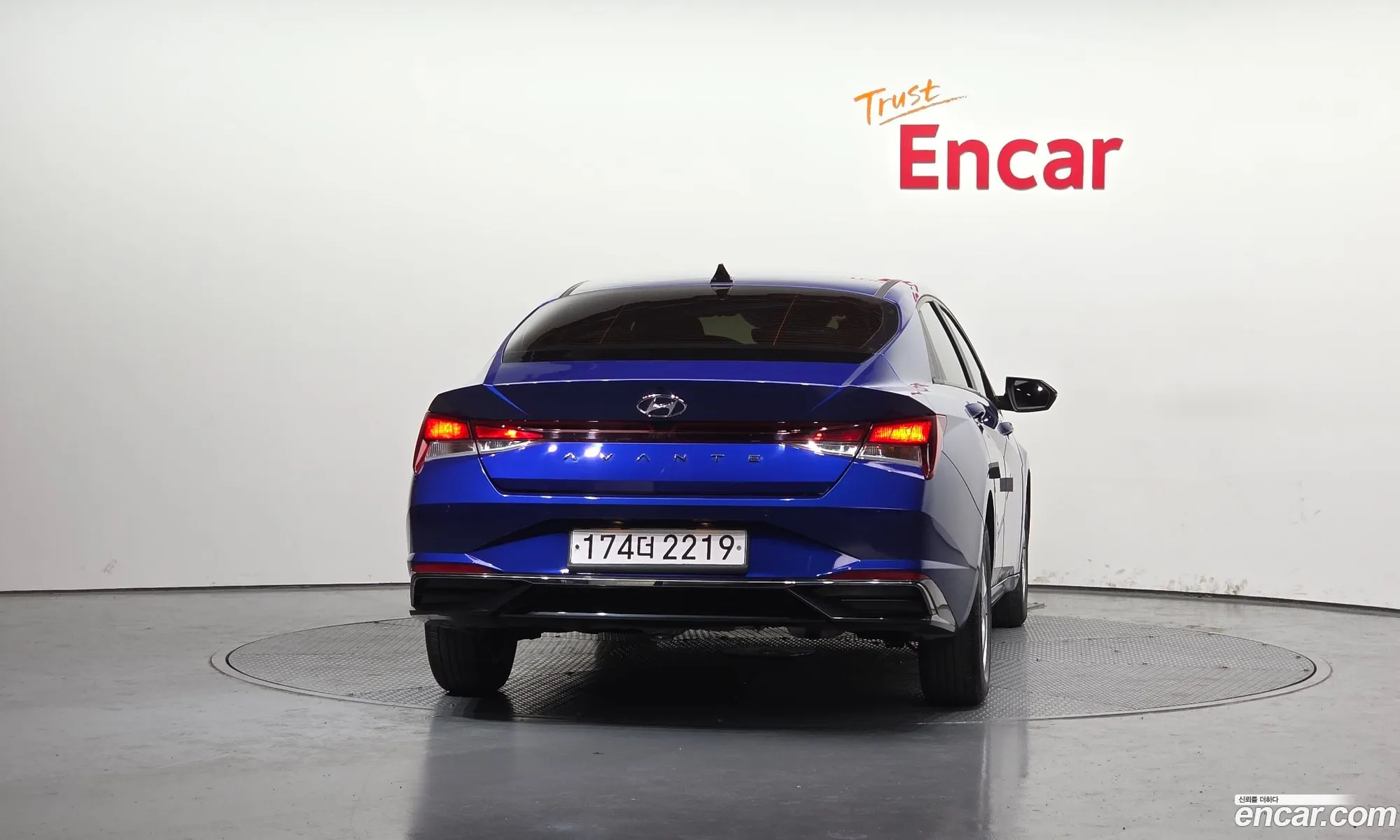 Hyundai Elantra 2021 — 17