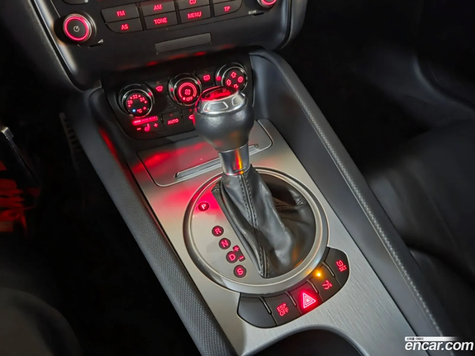 Audi TT 2010 — 11