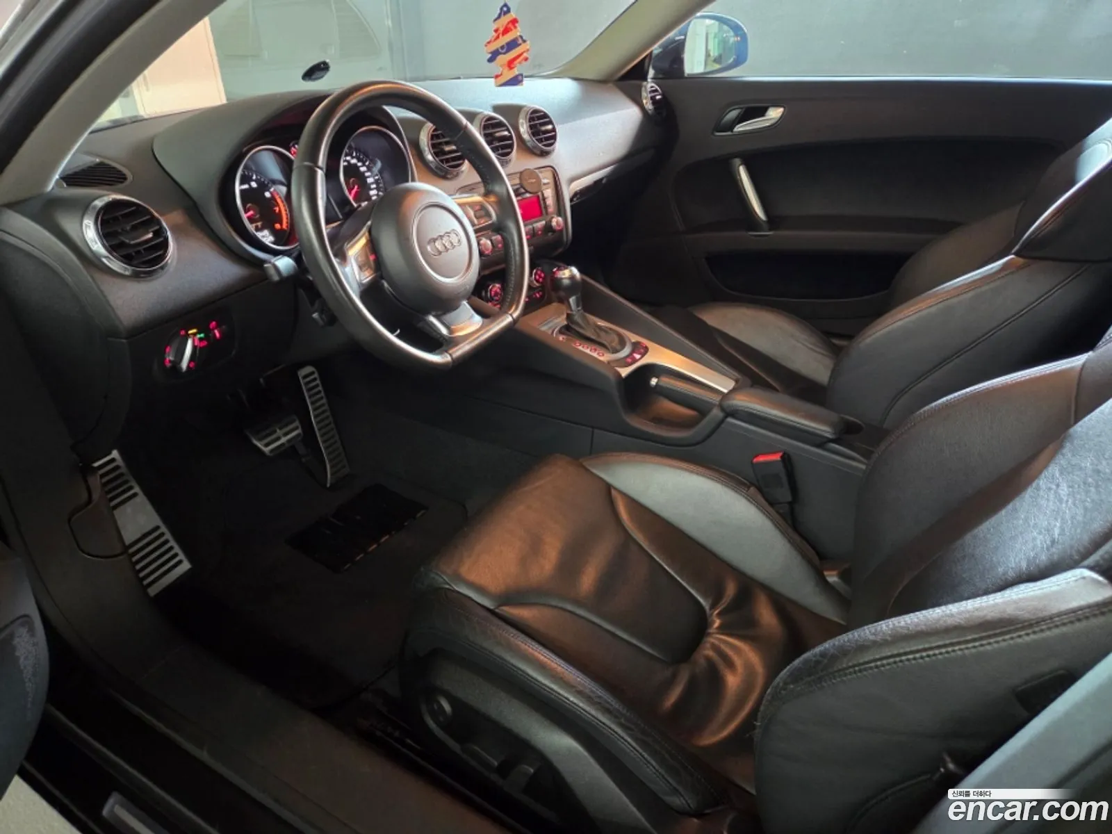 Audi TT 2010 — 12