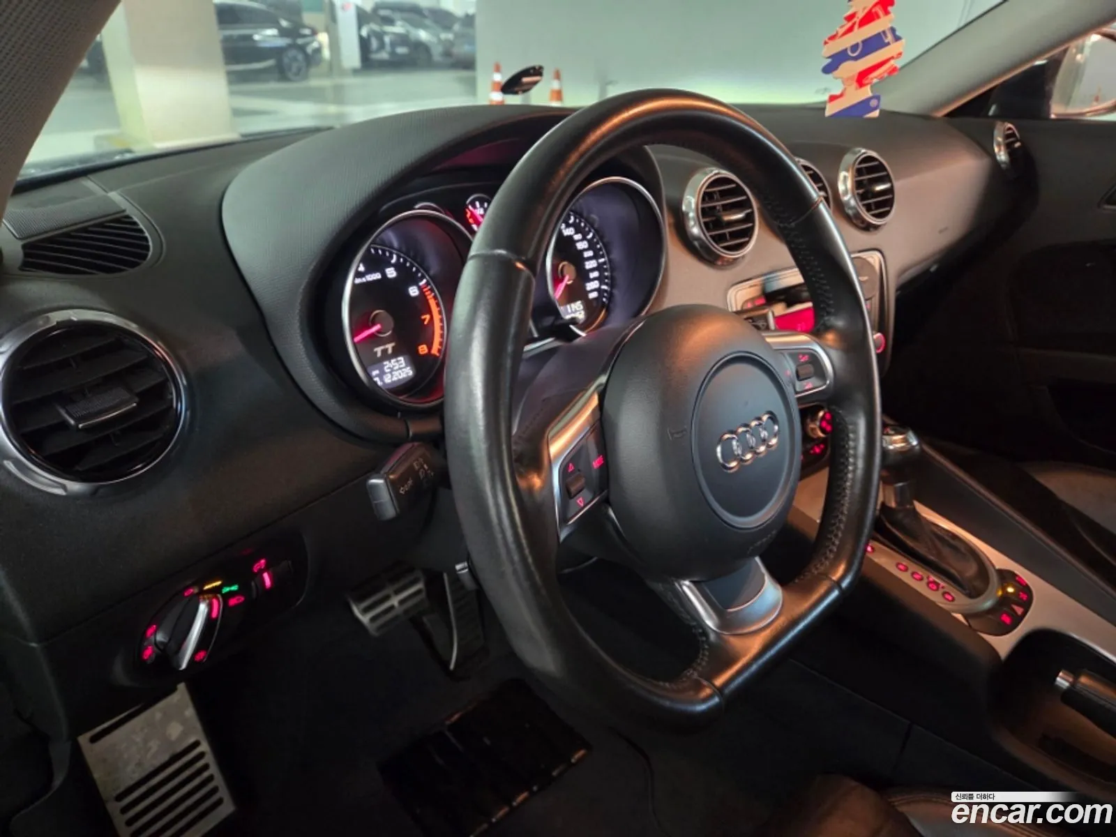 Audi TT 2010 — 13