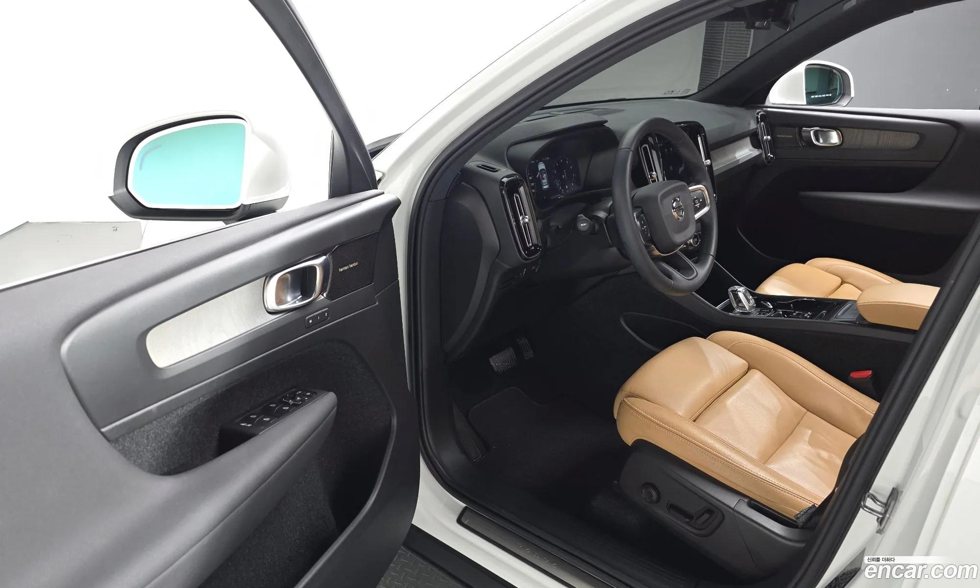 Volvo XC40 2020 YV1XZK92CM2401526 — 18