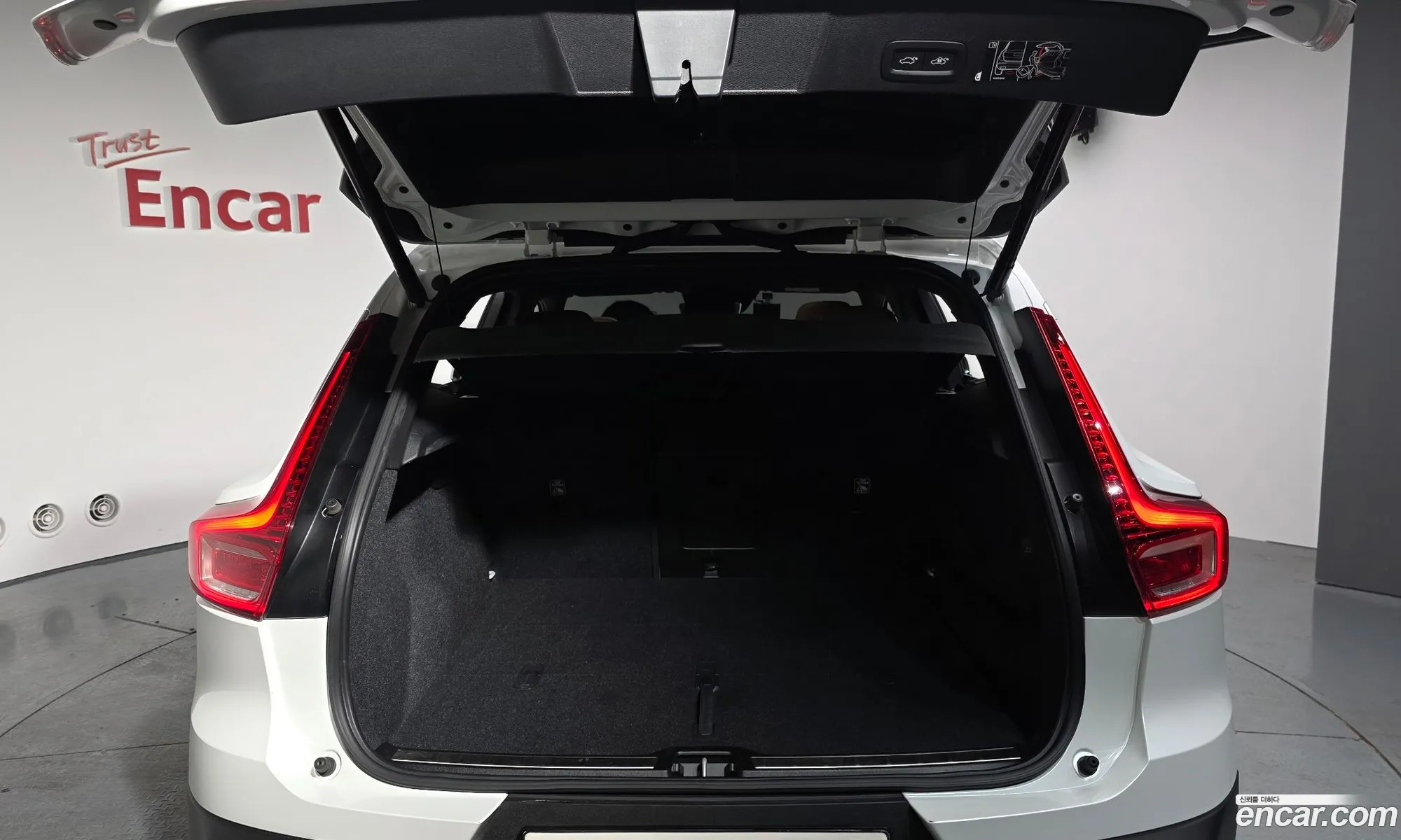 Volvo XC40 2020 YV1XZK92CM2401526 — 11