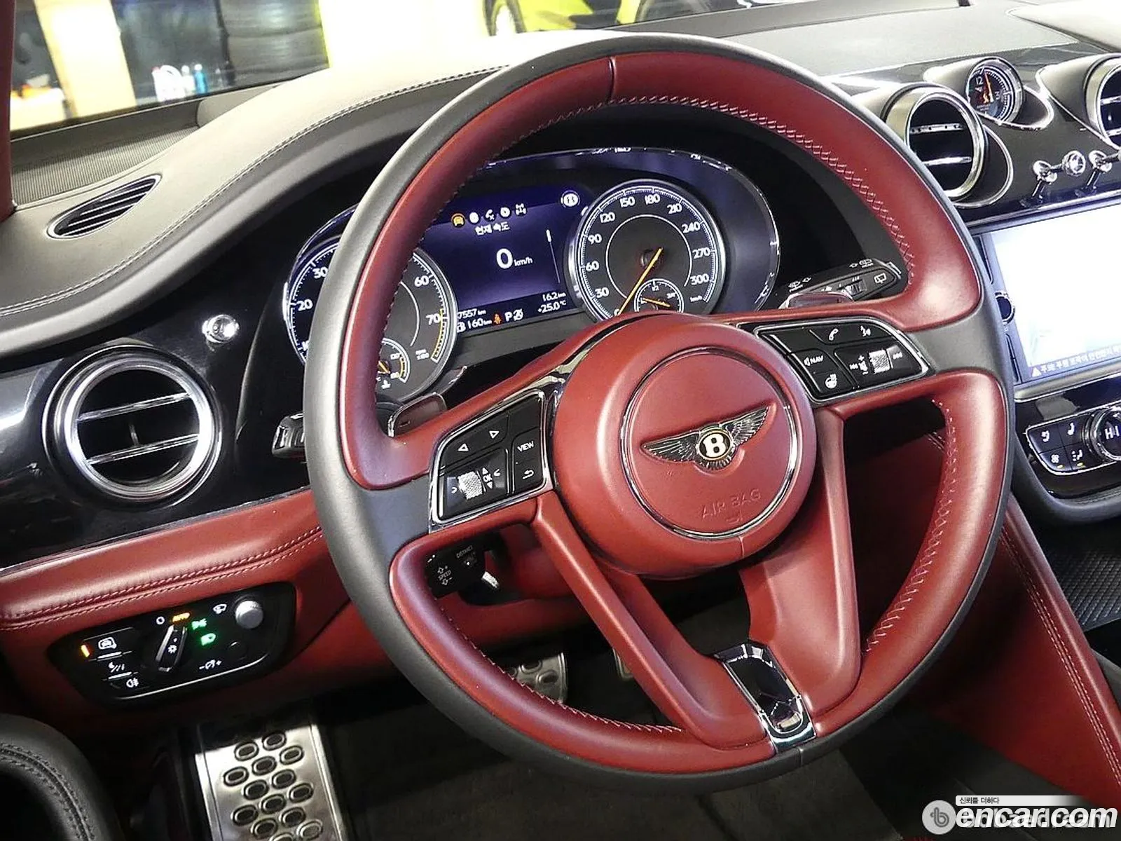Bentley Bentayga 2020 — 15