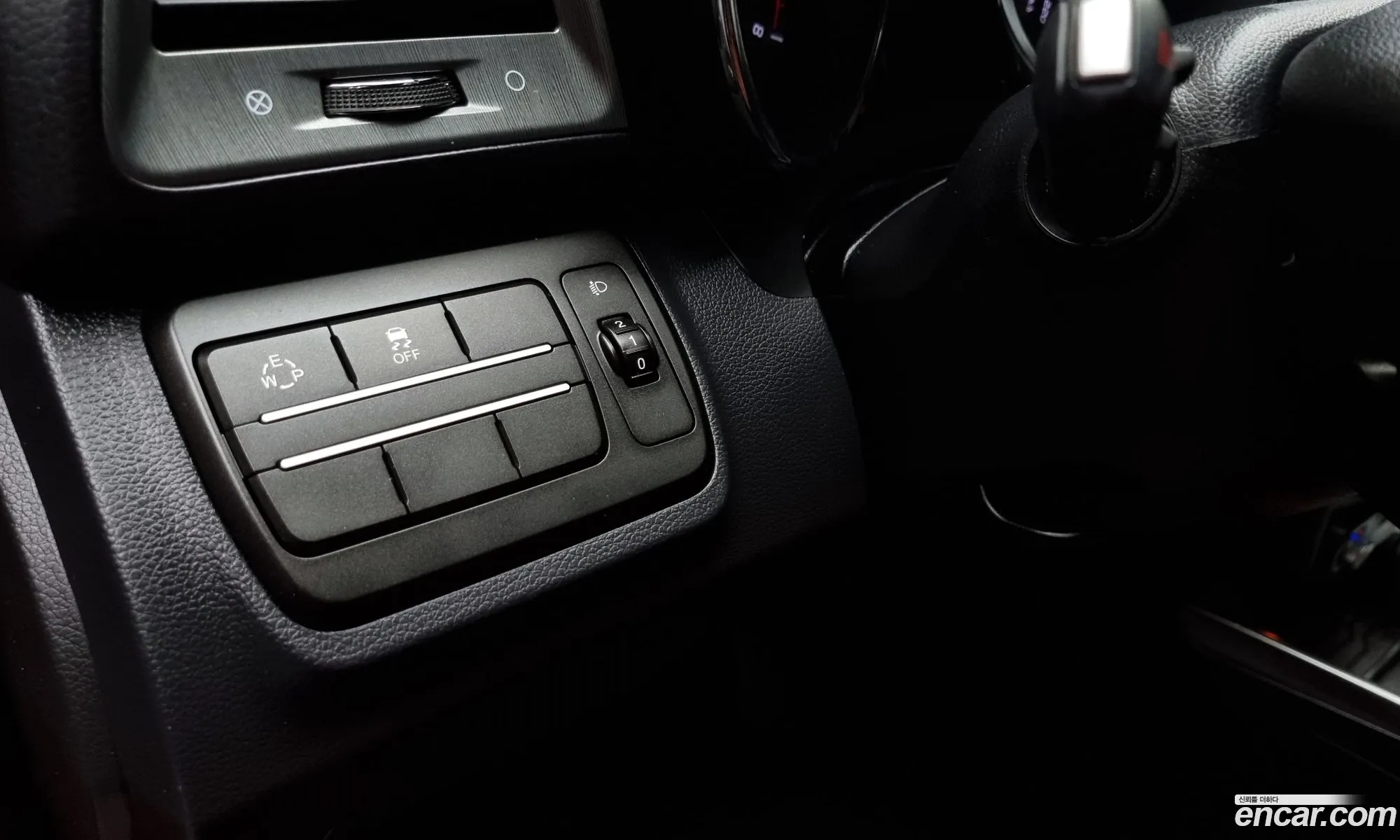 KG Mobility (SsangYong) Tivoli Armour 2017 — 11