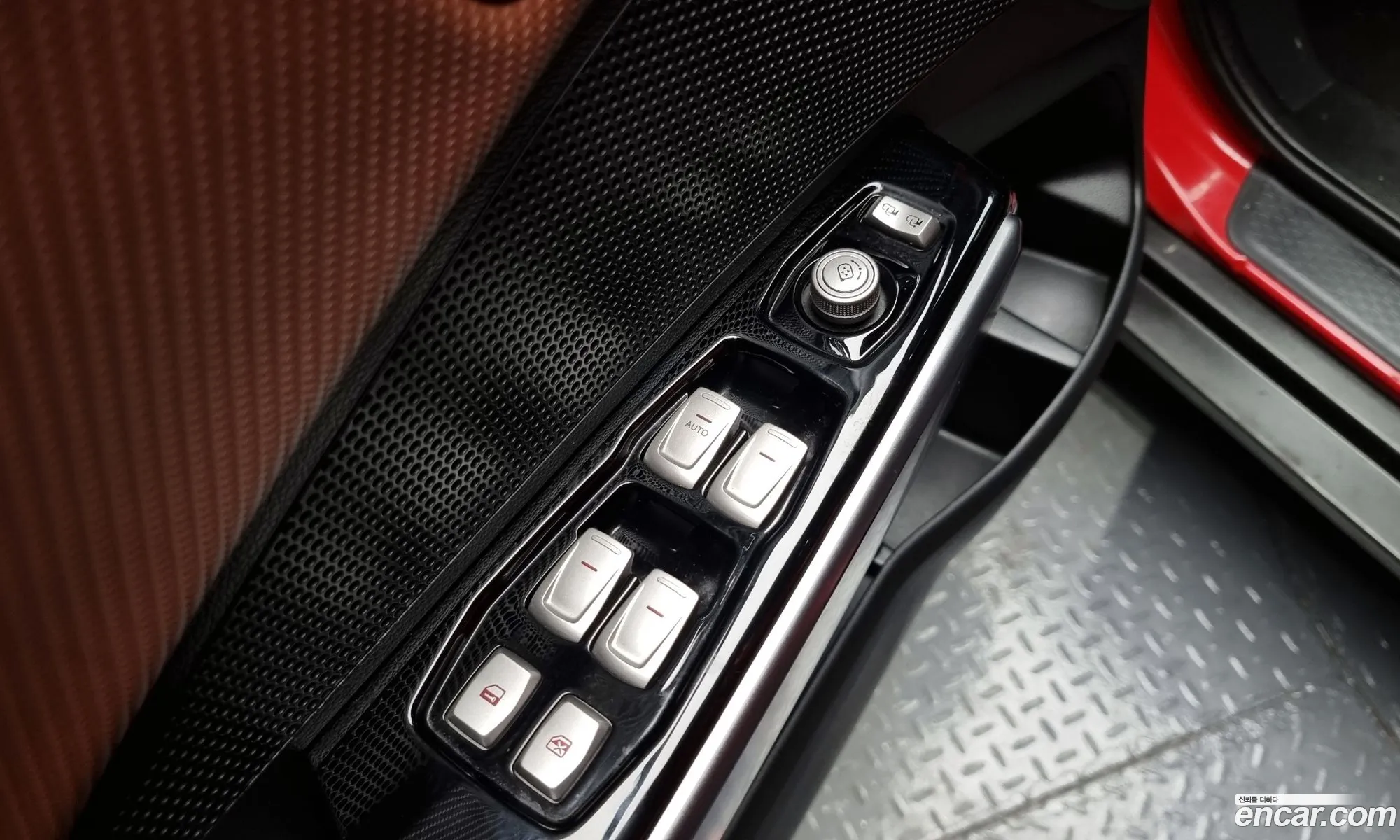 KG Mobility (SsangYong) Tivoli Armour 2017 — 13