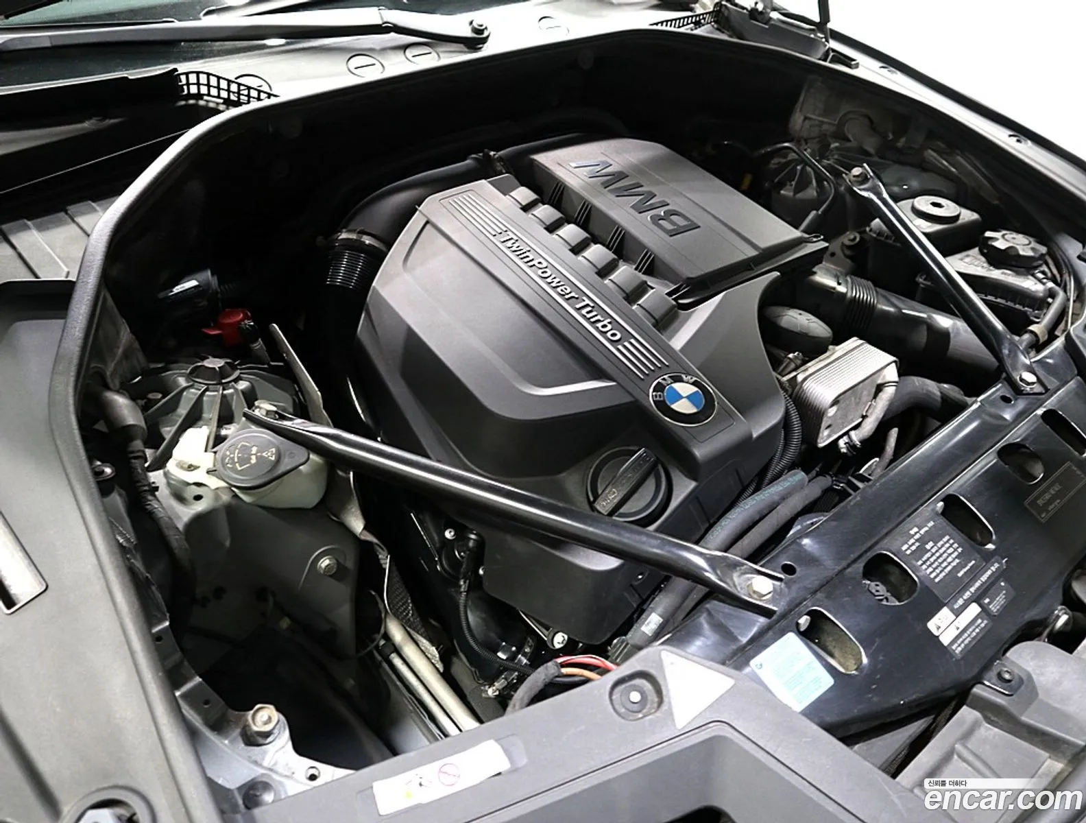 BMW 5 Series GT 2010 — 12
