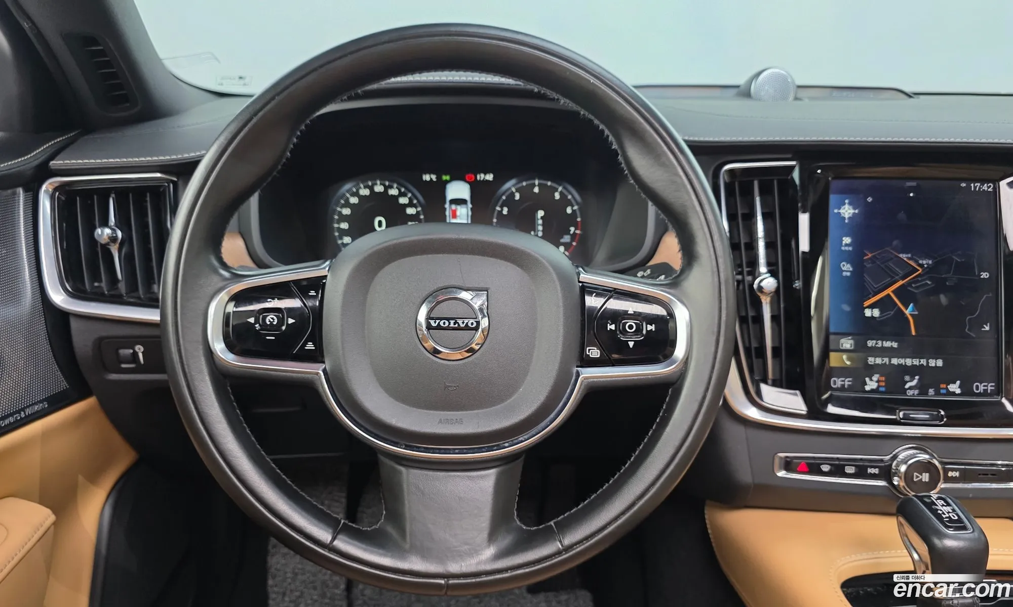 Volvo S90 2019 — 15