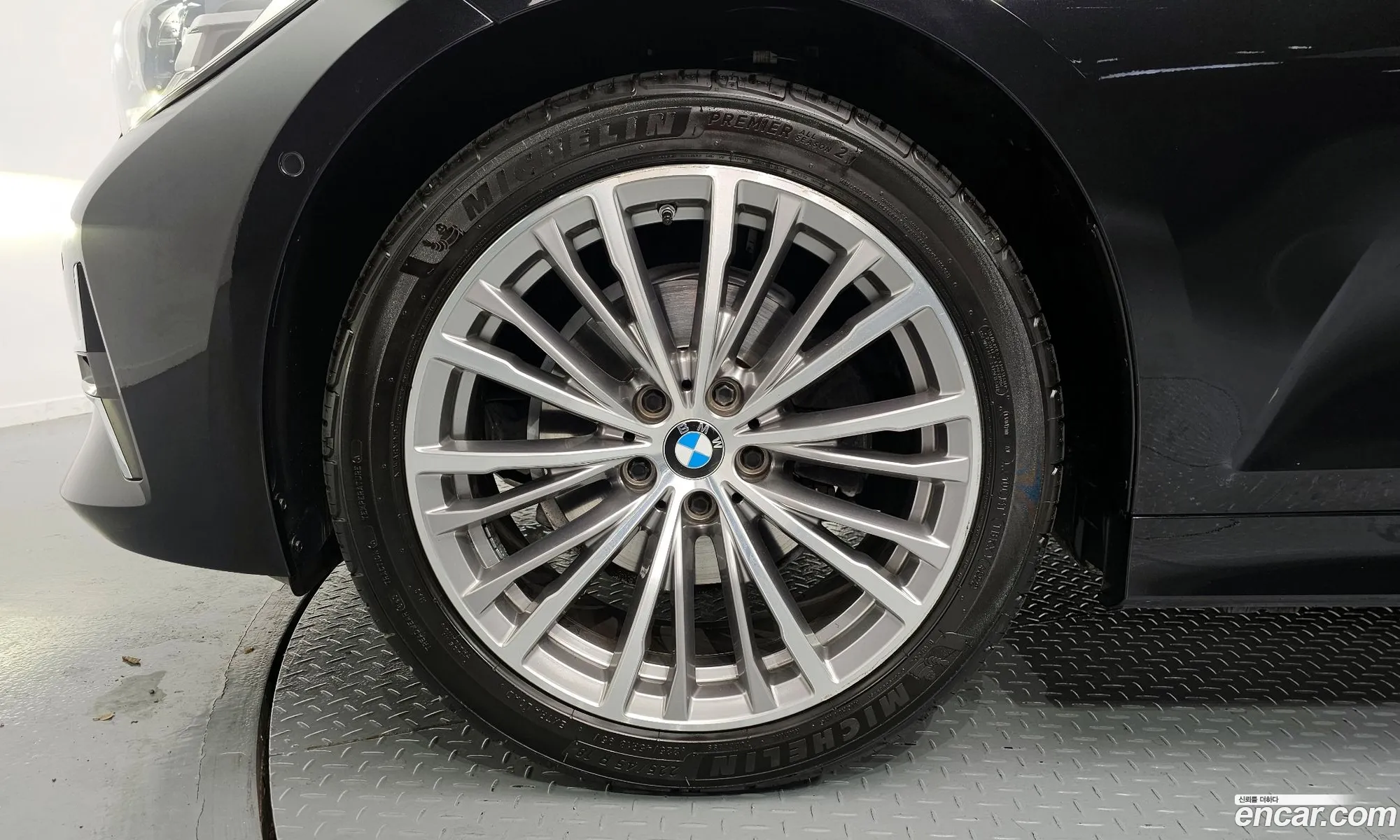 BMW 3 Series 2021 — 19