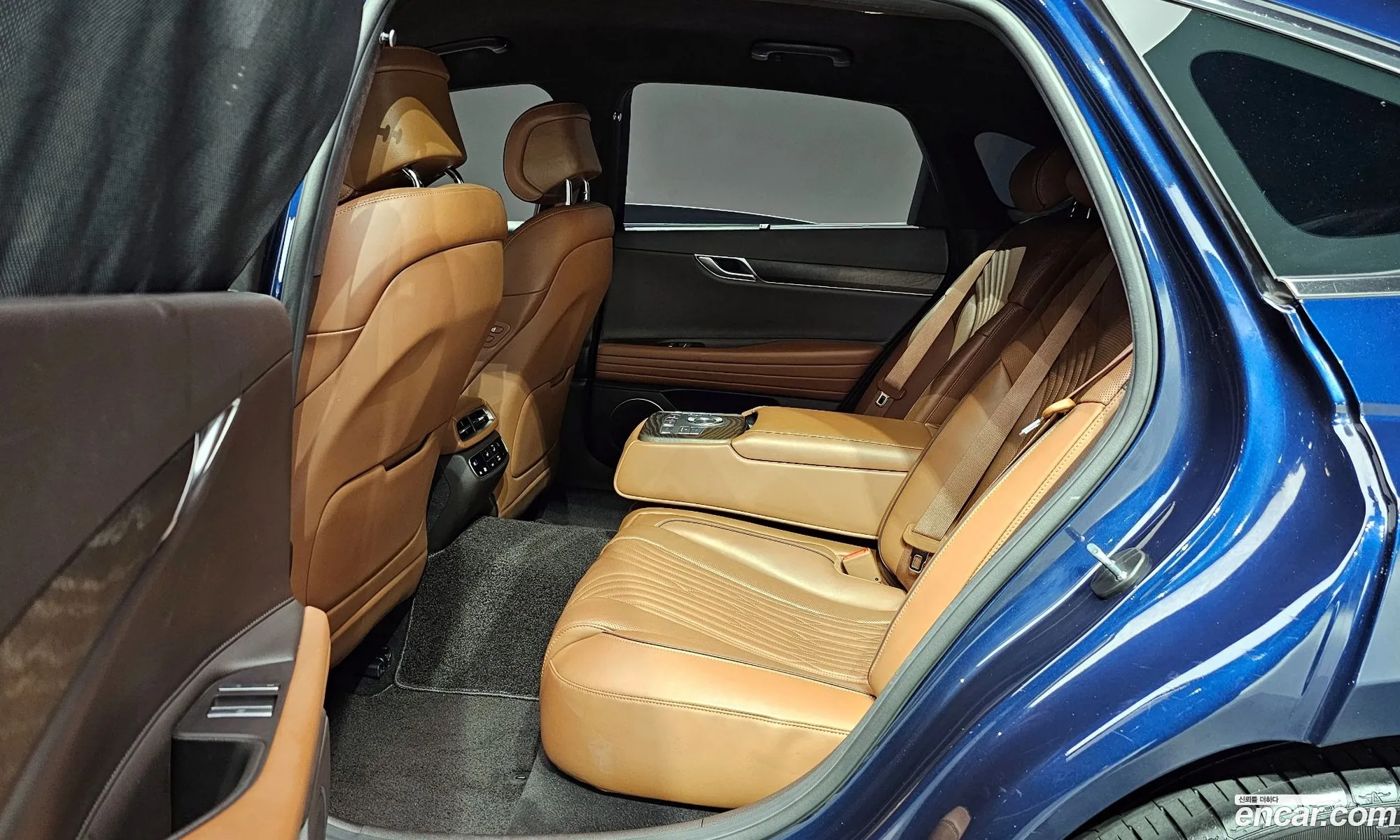 Genesis G80 2020 KMTGB41CDMU043024 — 8