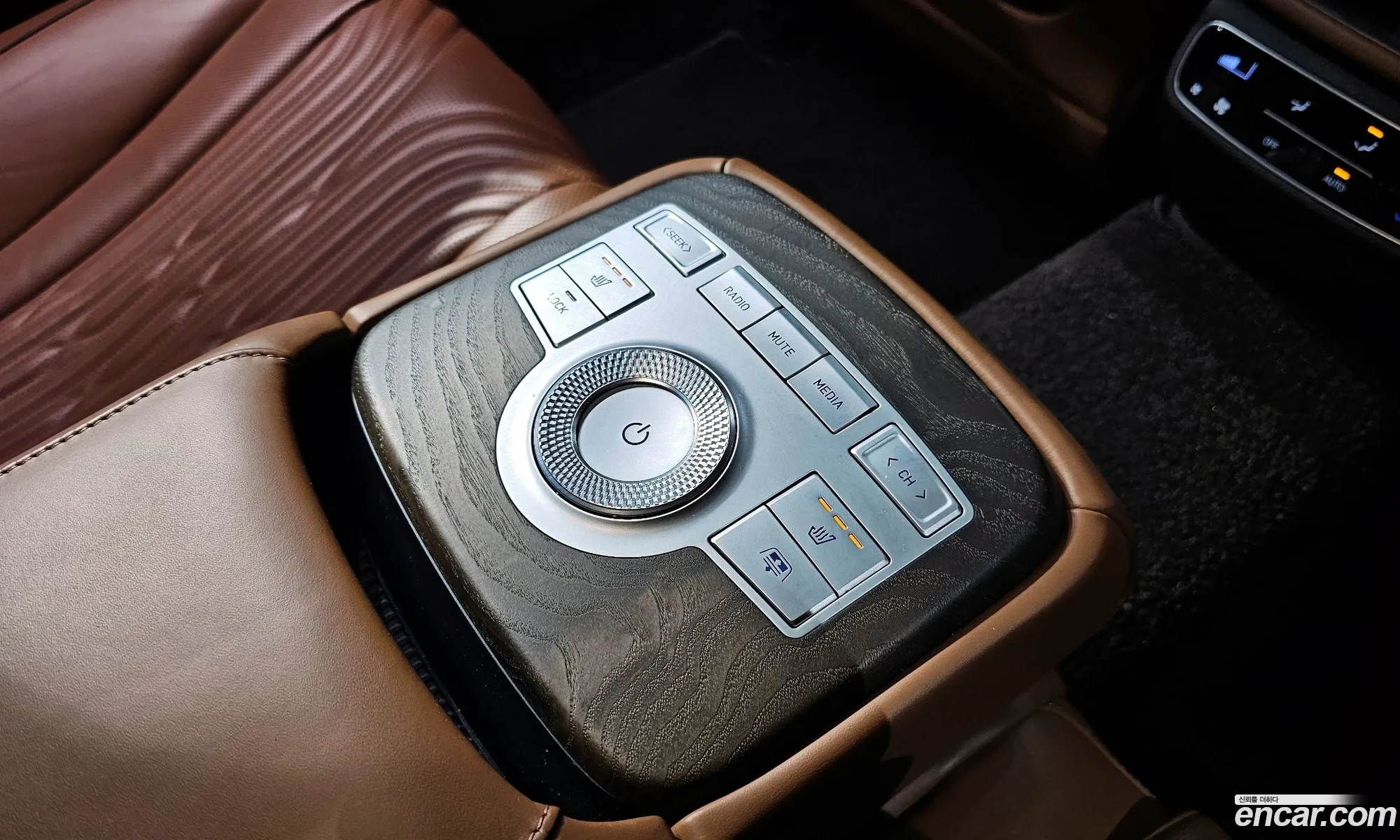 Genesis G80 2020 KMTGB41CDMU043024 — 13
