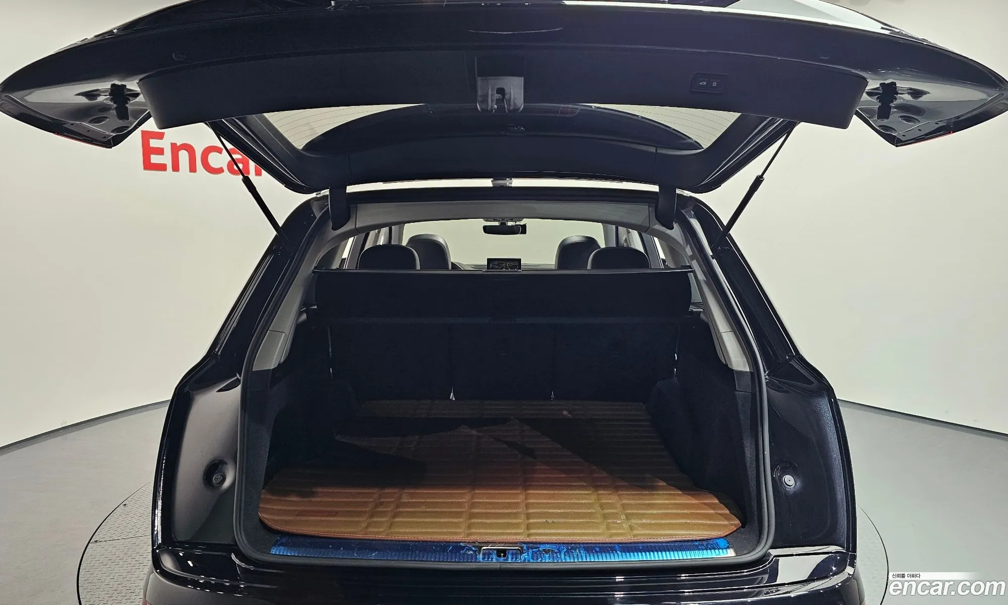 Audi Q7 2019 WAUZZZ4M2KD044170 — 17