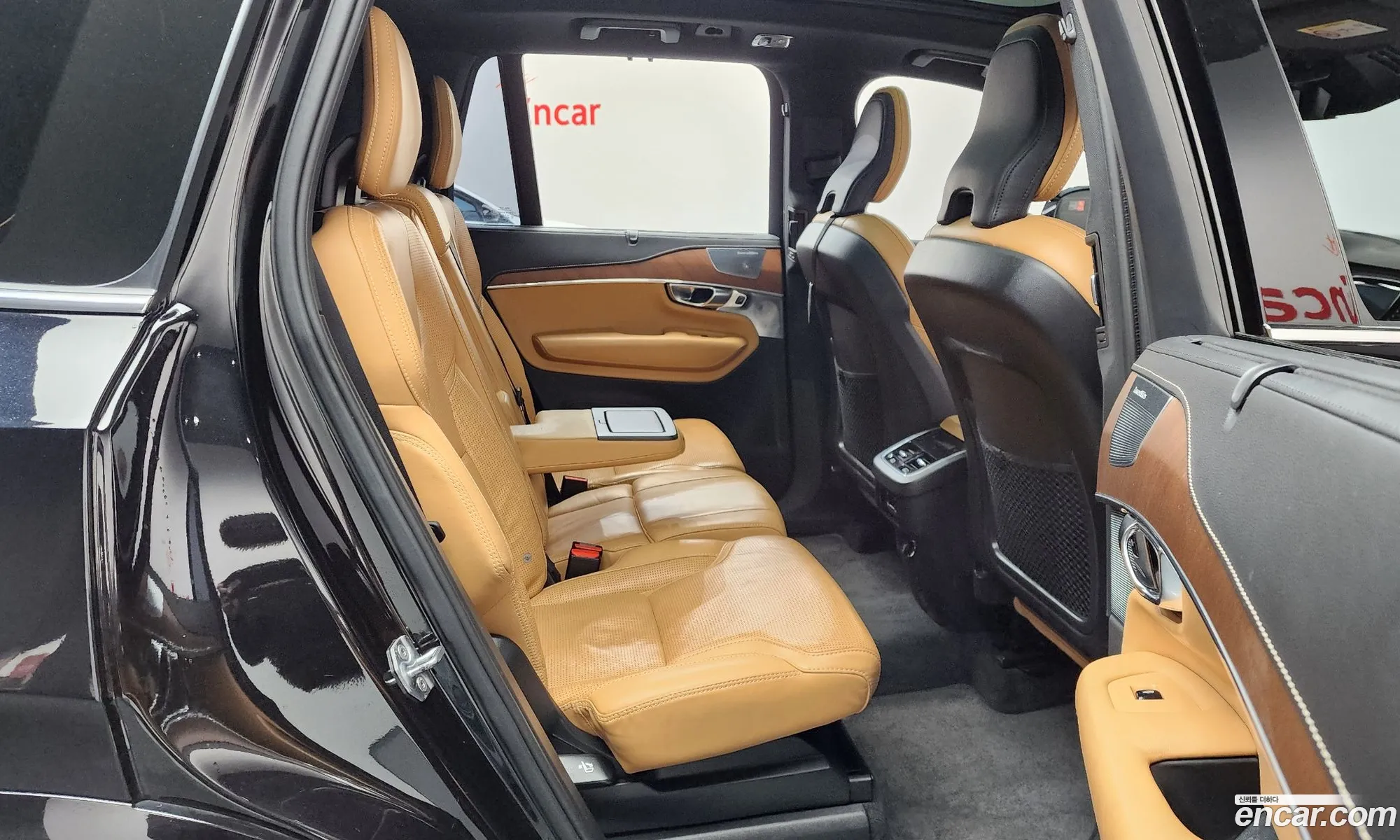 Volvo XC90 2018 YV1LFA22CK1451026 — 11