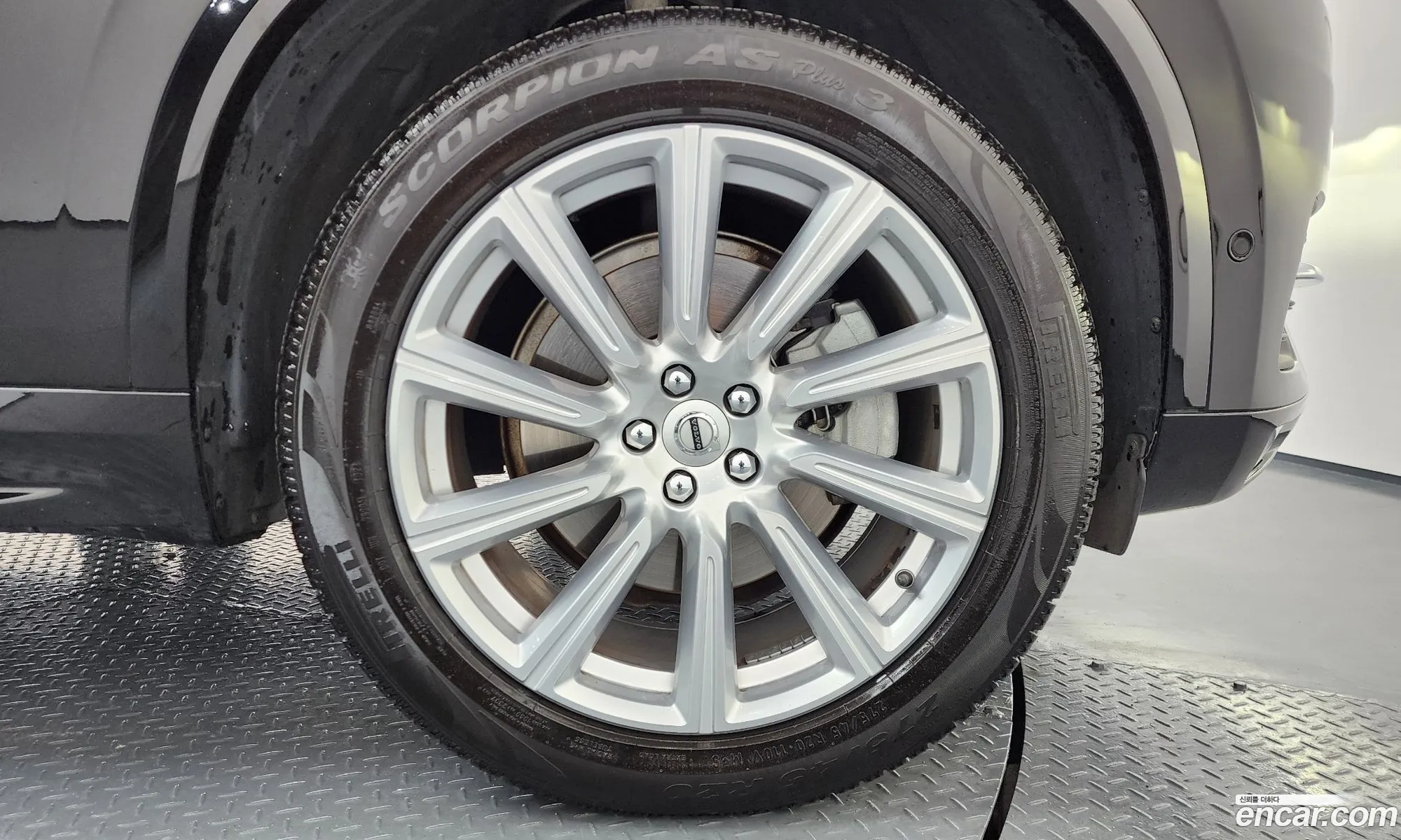 Volvo XC90 2018 YV1LFA22CK1451026 — 19