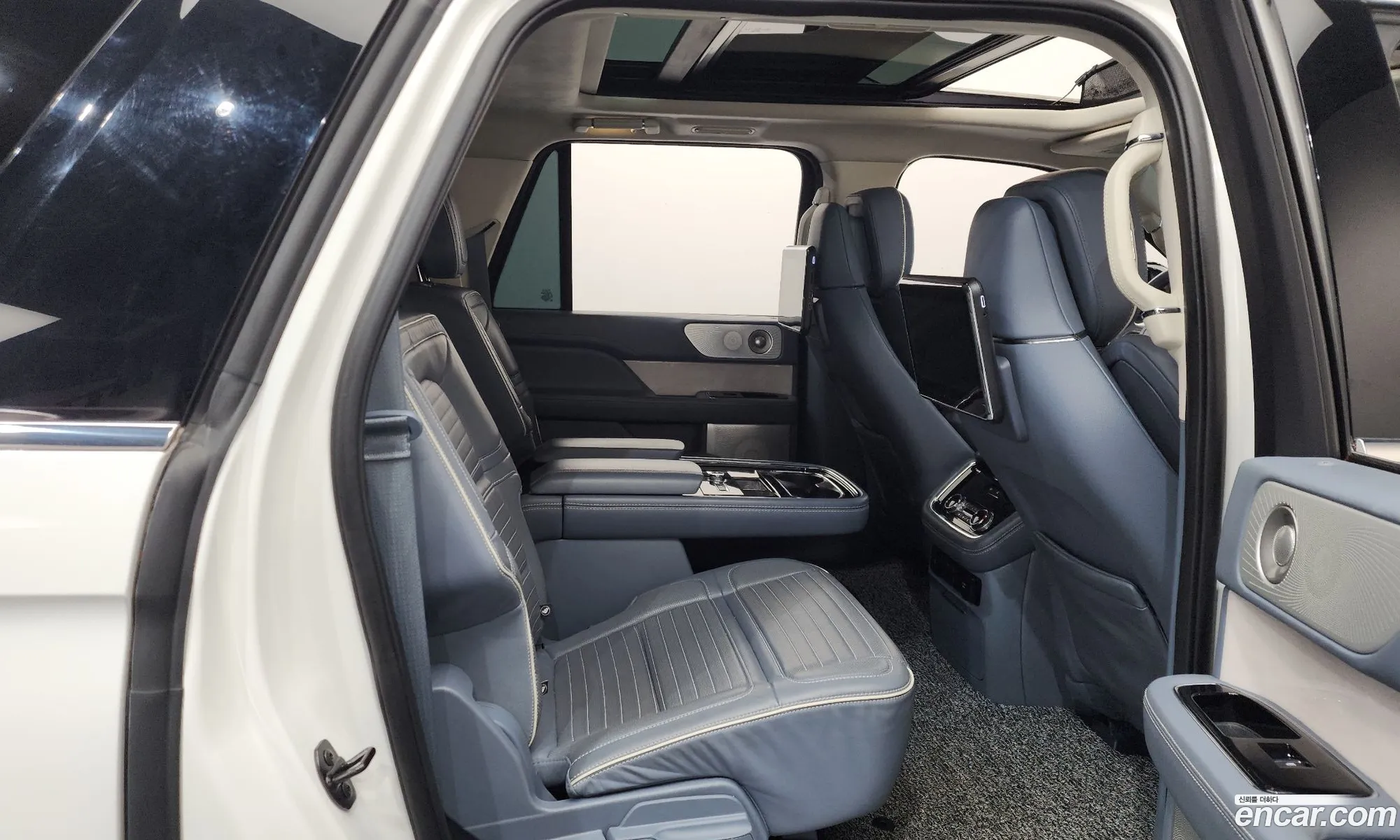 Lincoln Navigator 2020 5LMJJ3TT4LEL07244 — 18