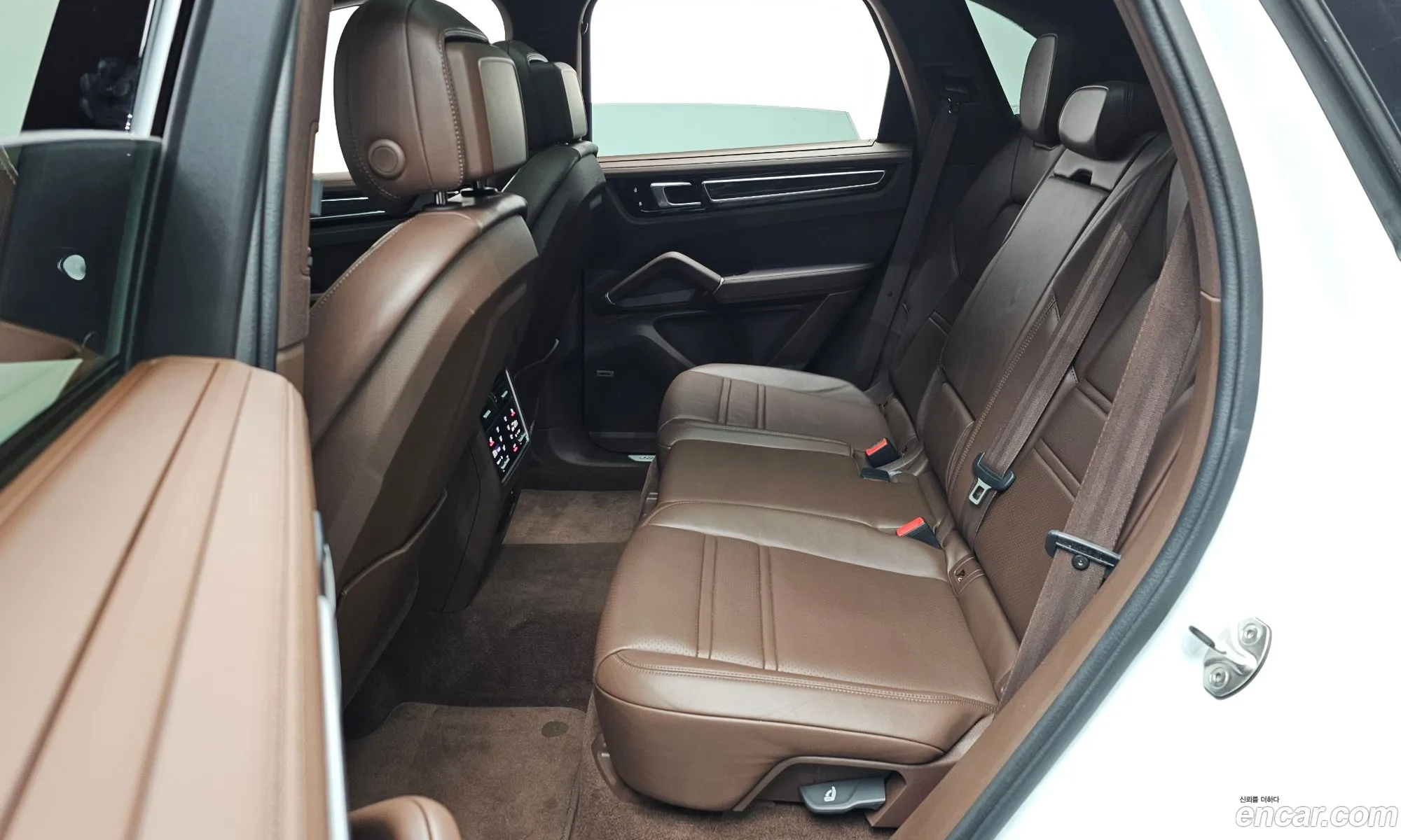 Porsche Cayenne 2022 — 3