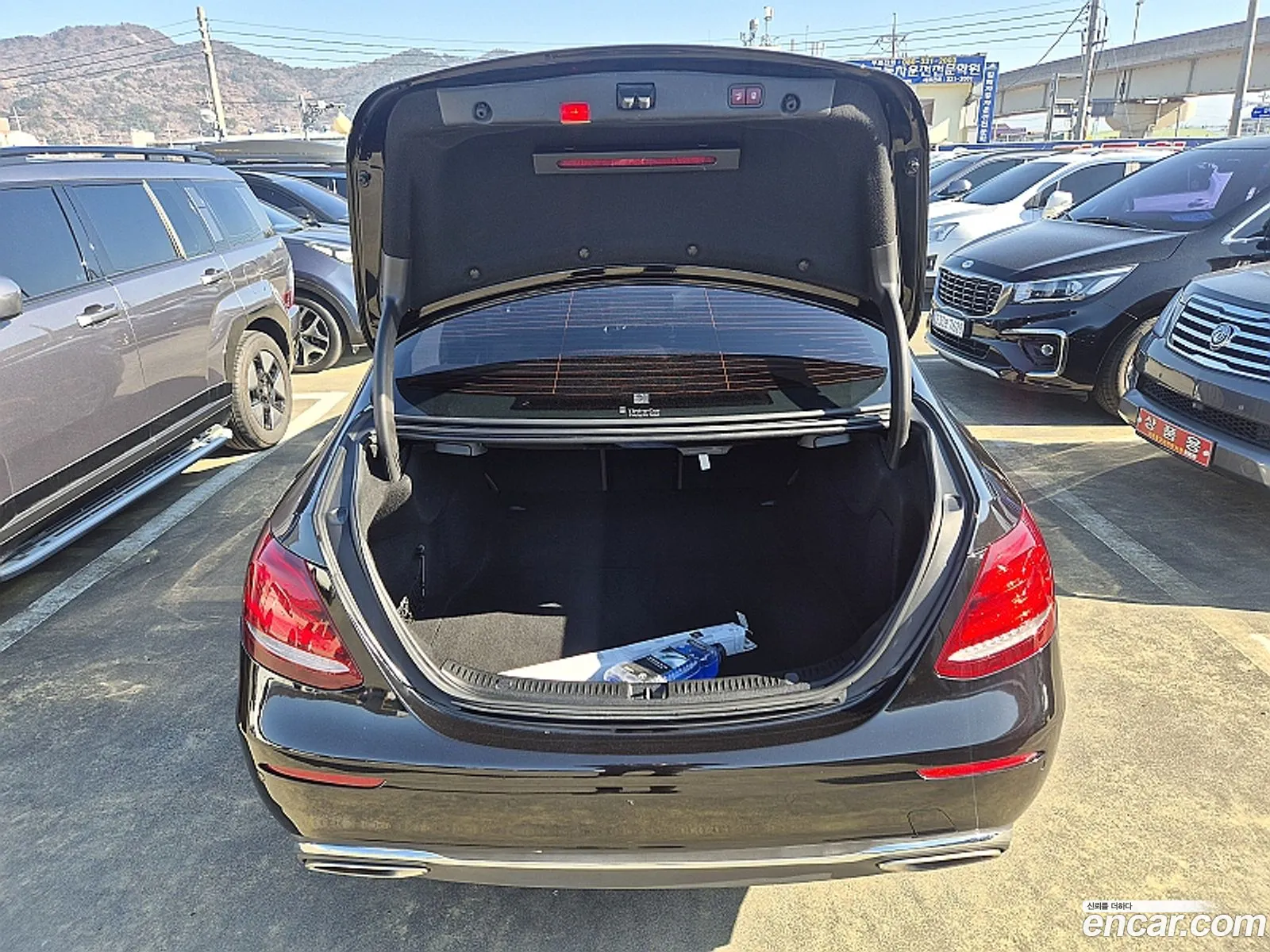 Mercedes-Benz E-Class W213 2016 — 12