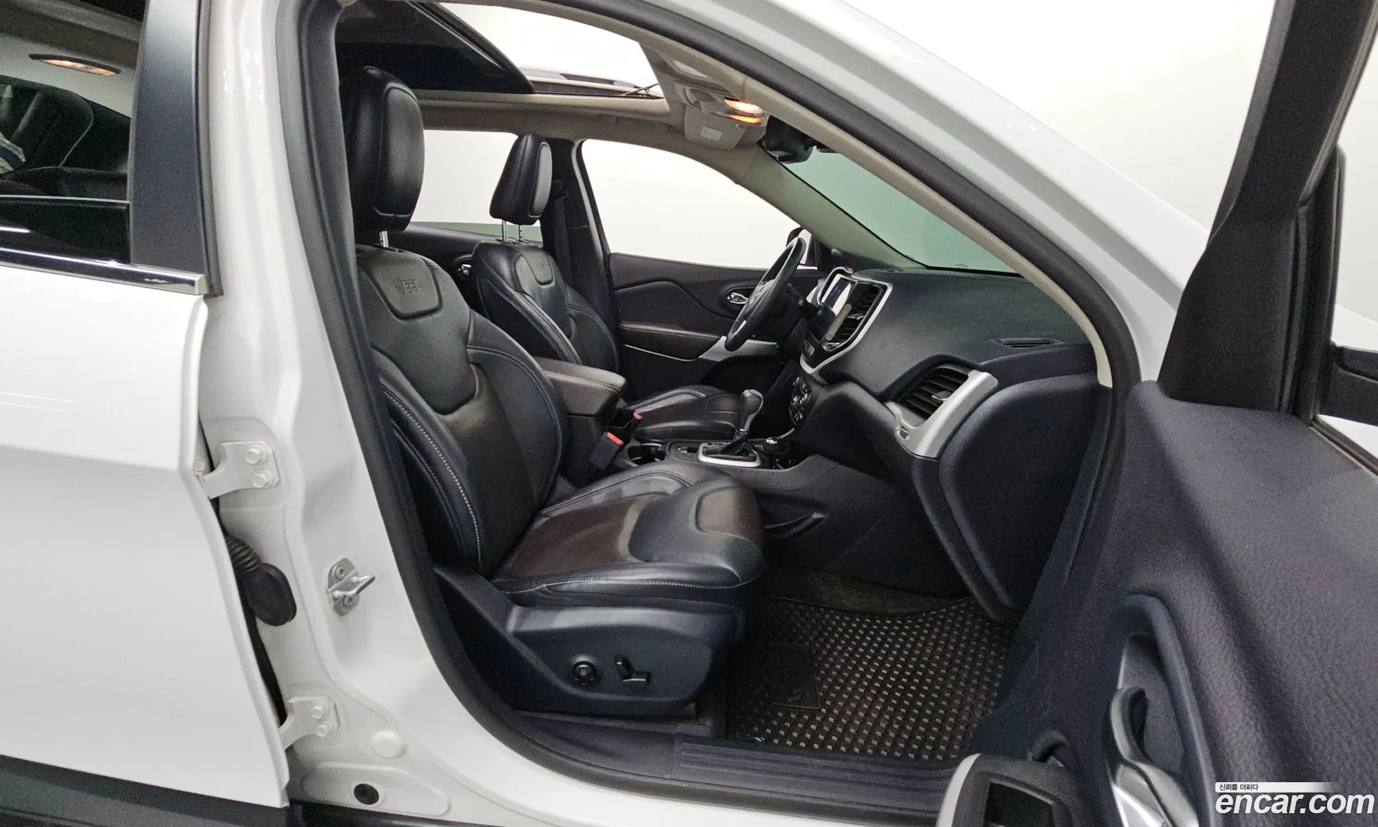Jeep Cherokee 2017 1C4PJMDU0HW646017 — 7