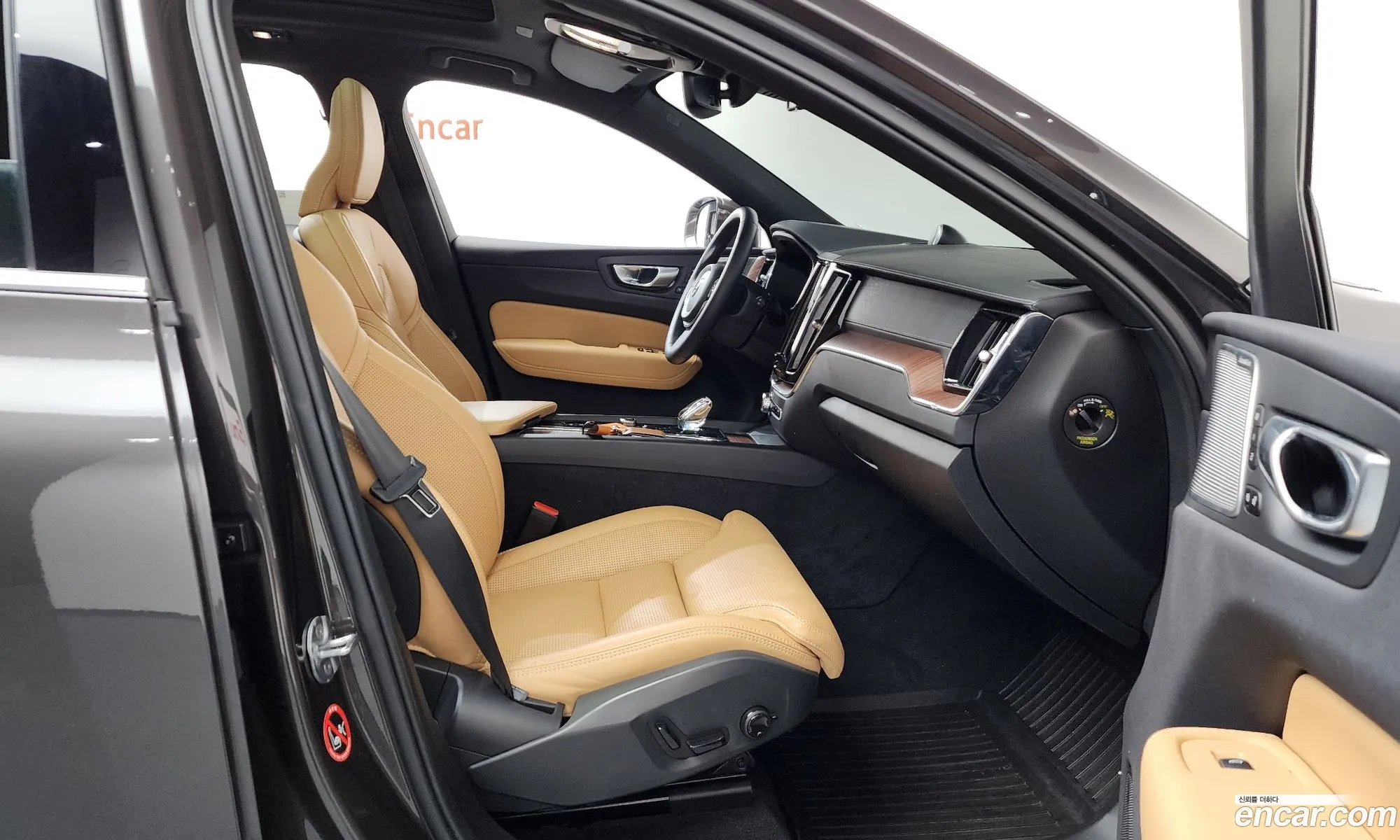 Volvo XC60 2024 LYVUZ0620RB809577 — 19
