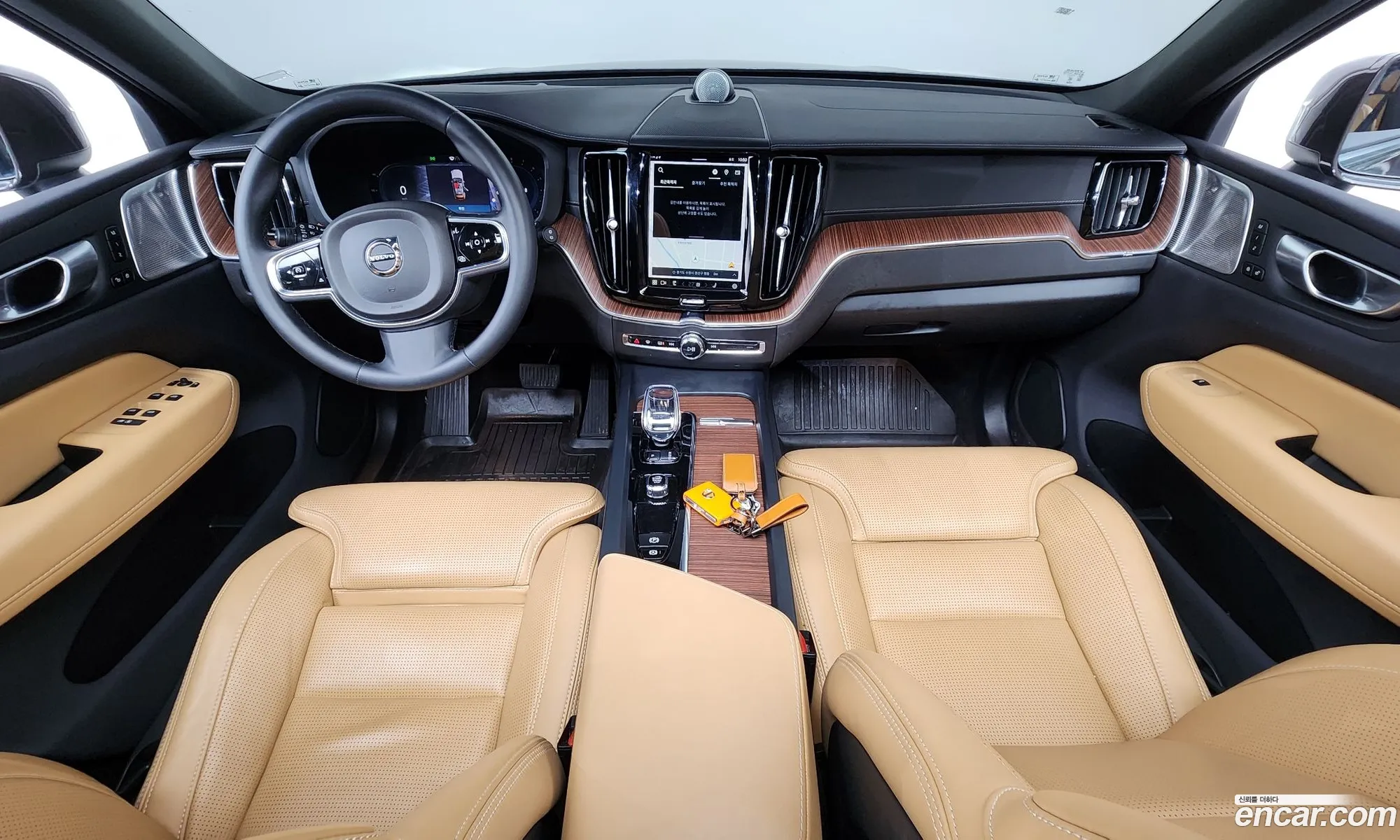 Volvo XC60 2024 LYVUZ0620RB809577 — 2