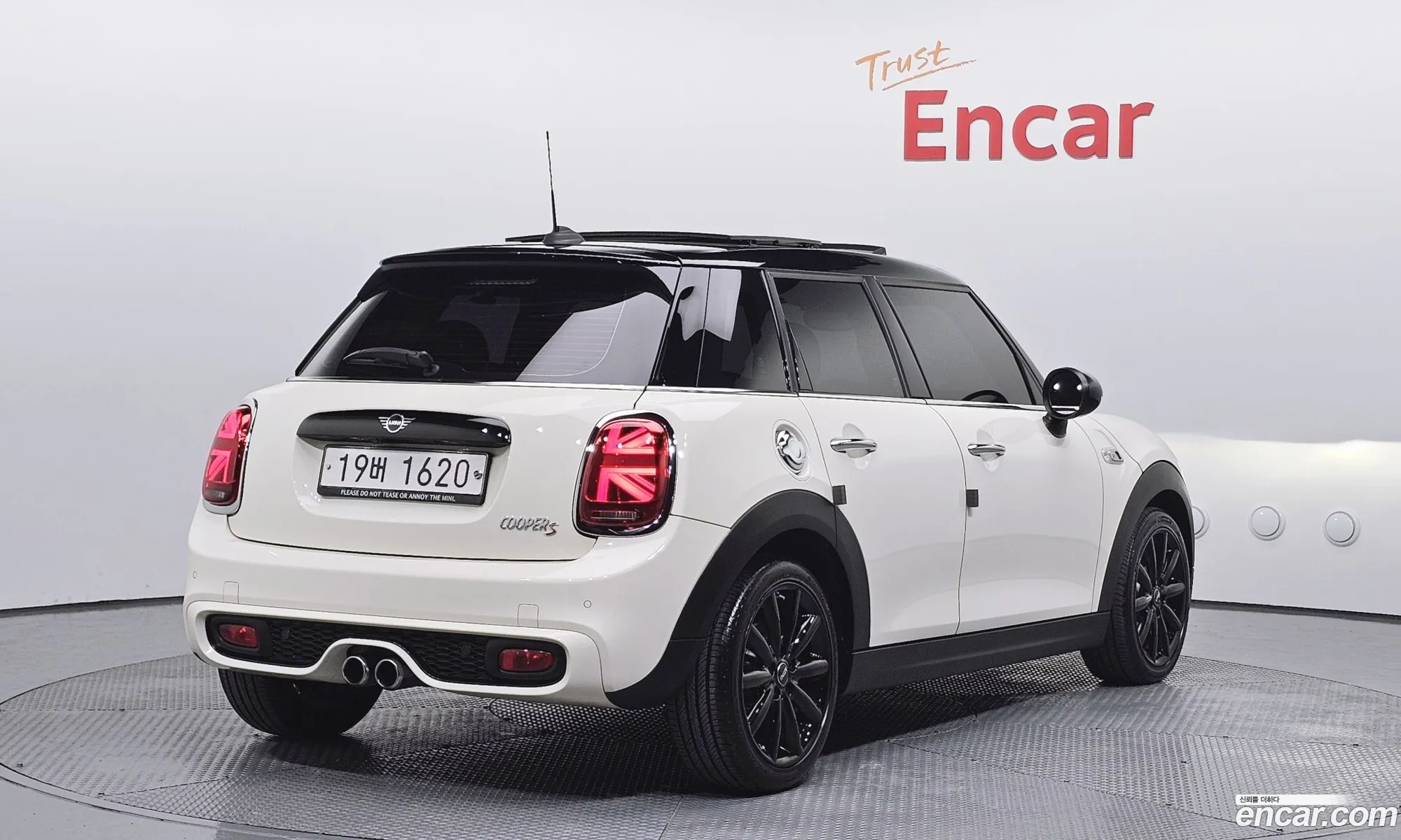Mini Cooper S 2018 WMWXU3104K2D47003 — 16