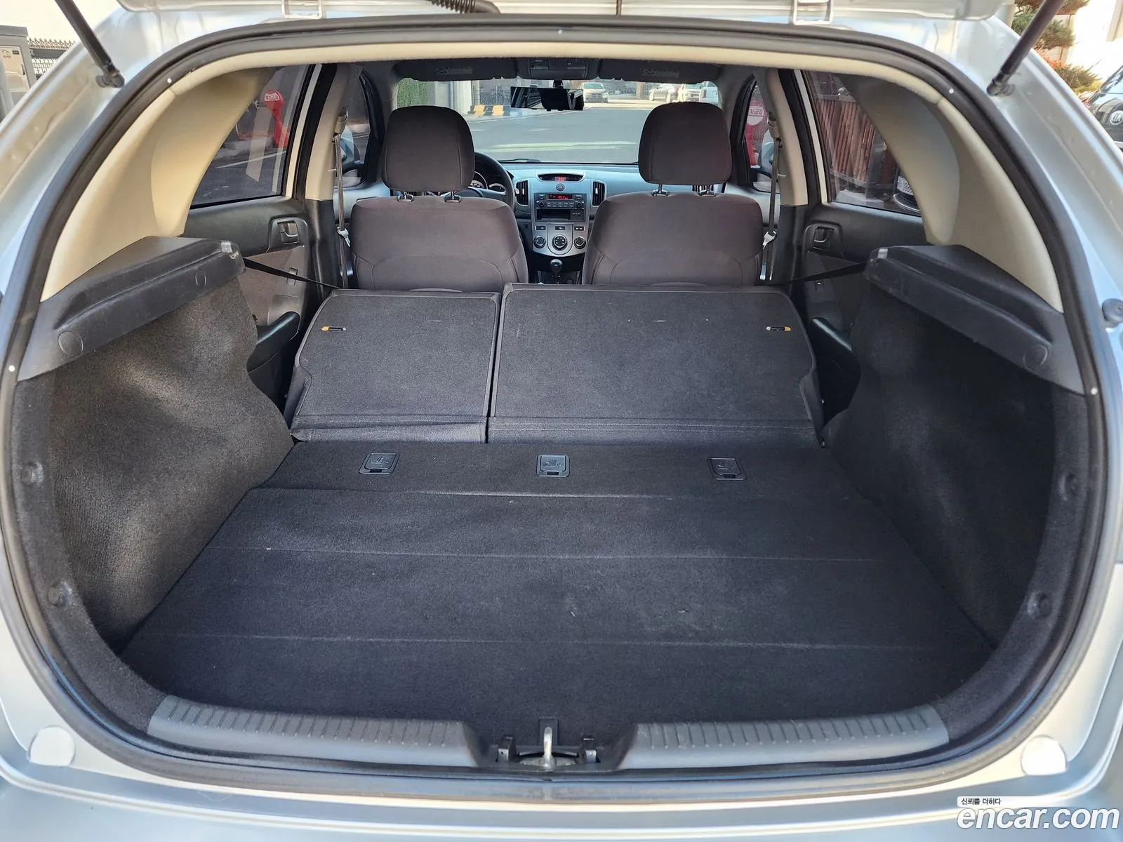 Kia Forte Hatchback 2011 — 6
